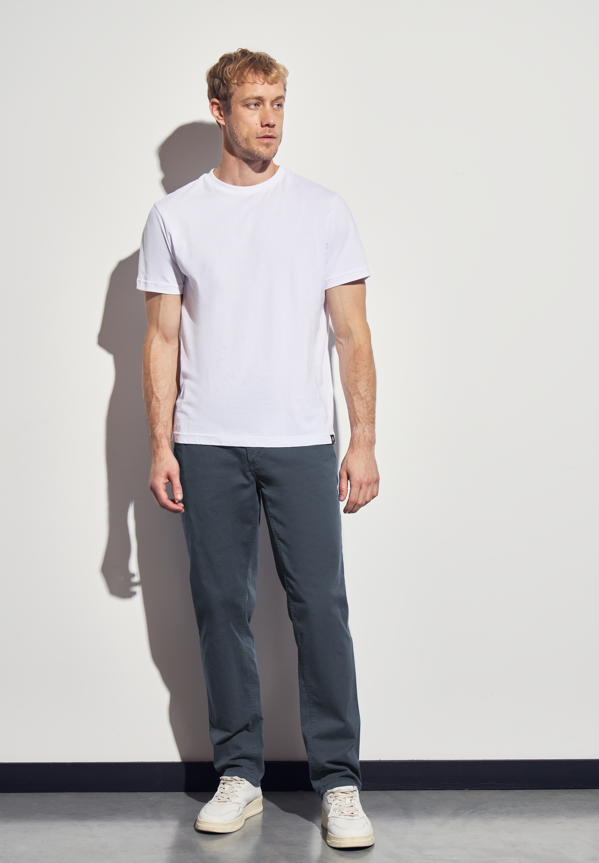 STREET ONE MEN Chinohose, aus Baumwolle mit Stretchanteil