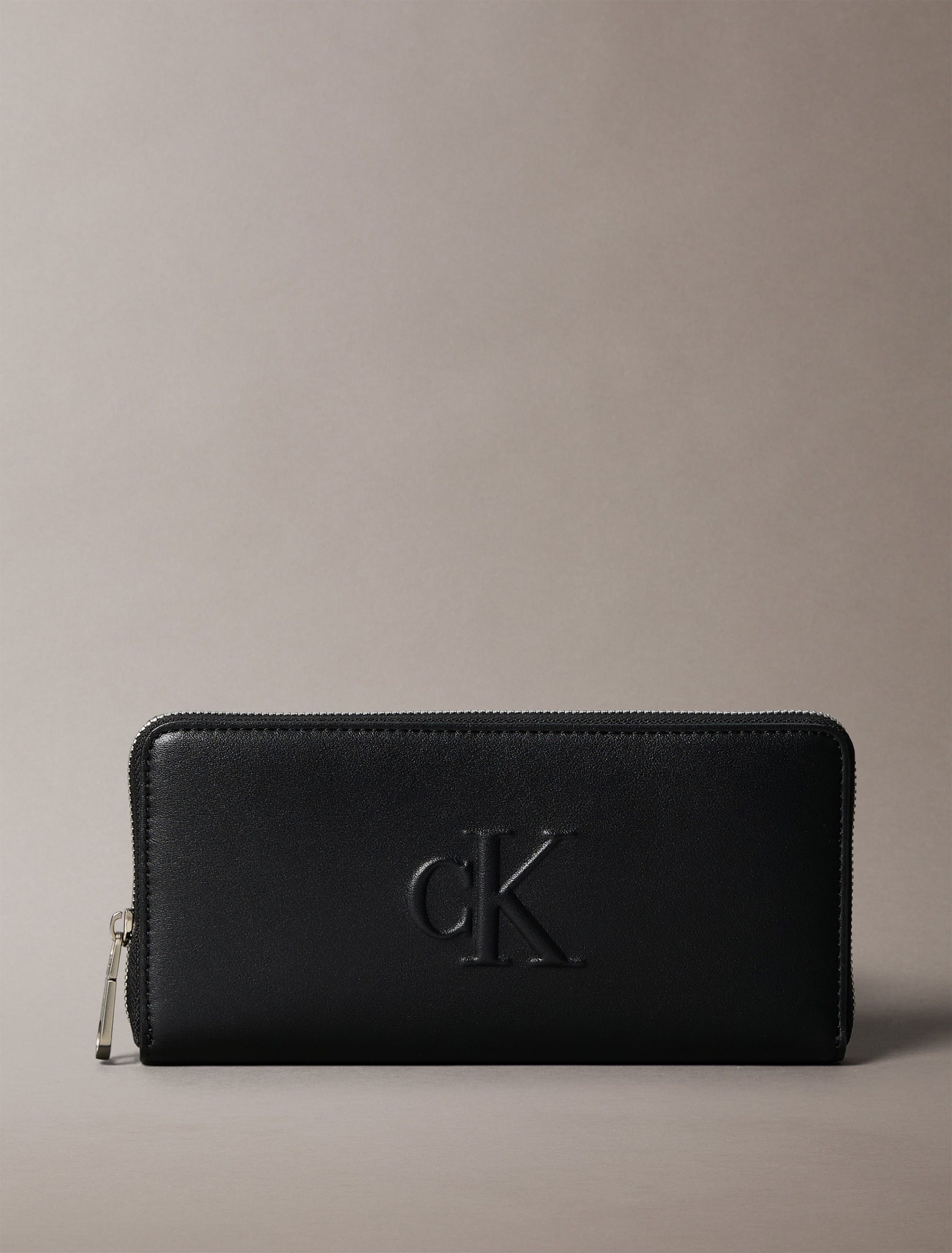 Calvin Klein Jeans Geldbörse »SCULPTED ZIP AROUND WALLET«, Geldbeutel, Portemonnaie Damen mit Reißverschluss-Münfach innen