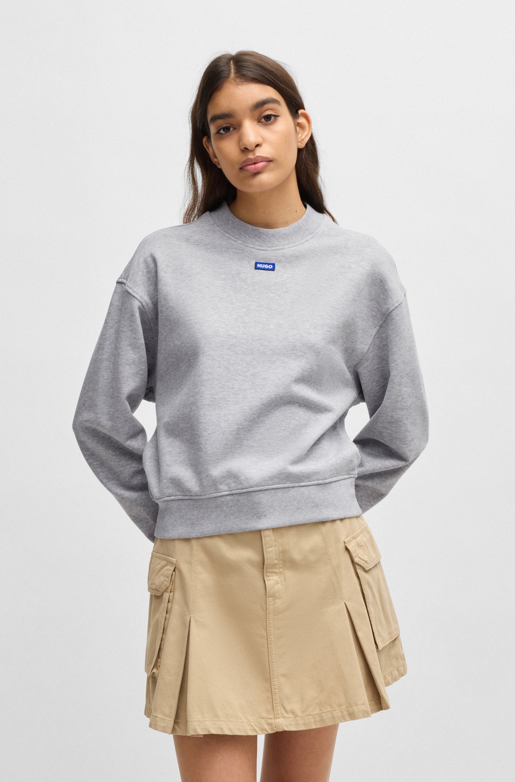 HUGO Blue Sweatshirt "Delessa", mit Logoaufnäher günstig online kaufen