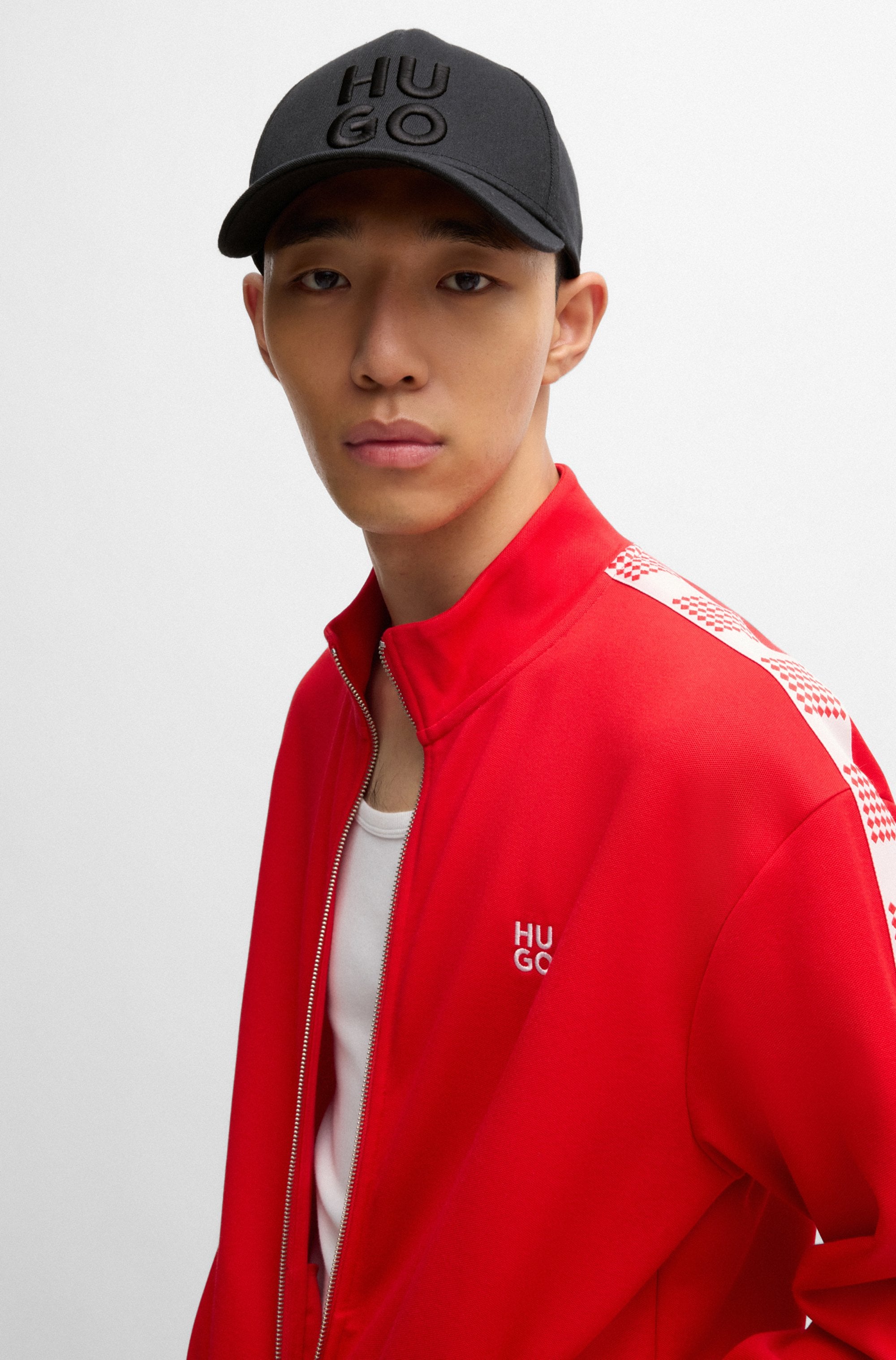 HUGO Fitted Cap »Jude-Stacked«, mit 3D Logostickerei, verstellbarer Verschluss, unisex