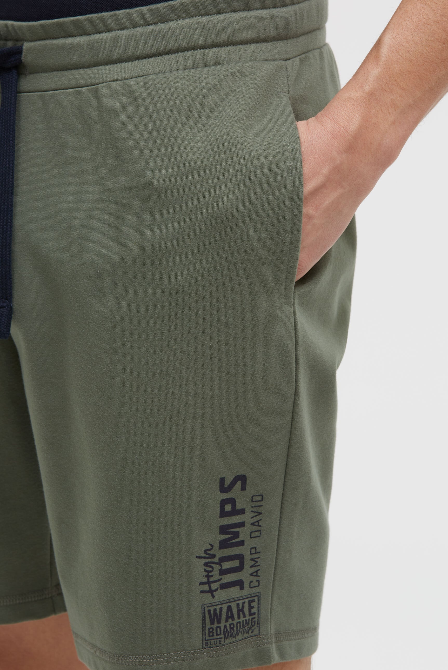 CAMP DAVID Sweatshorts  mit Elastikbund & seitlichen Taschen