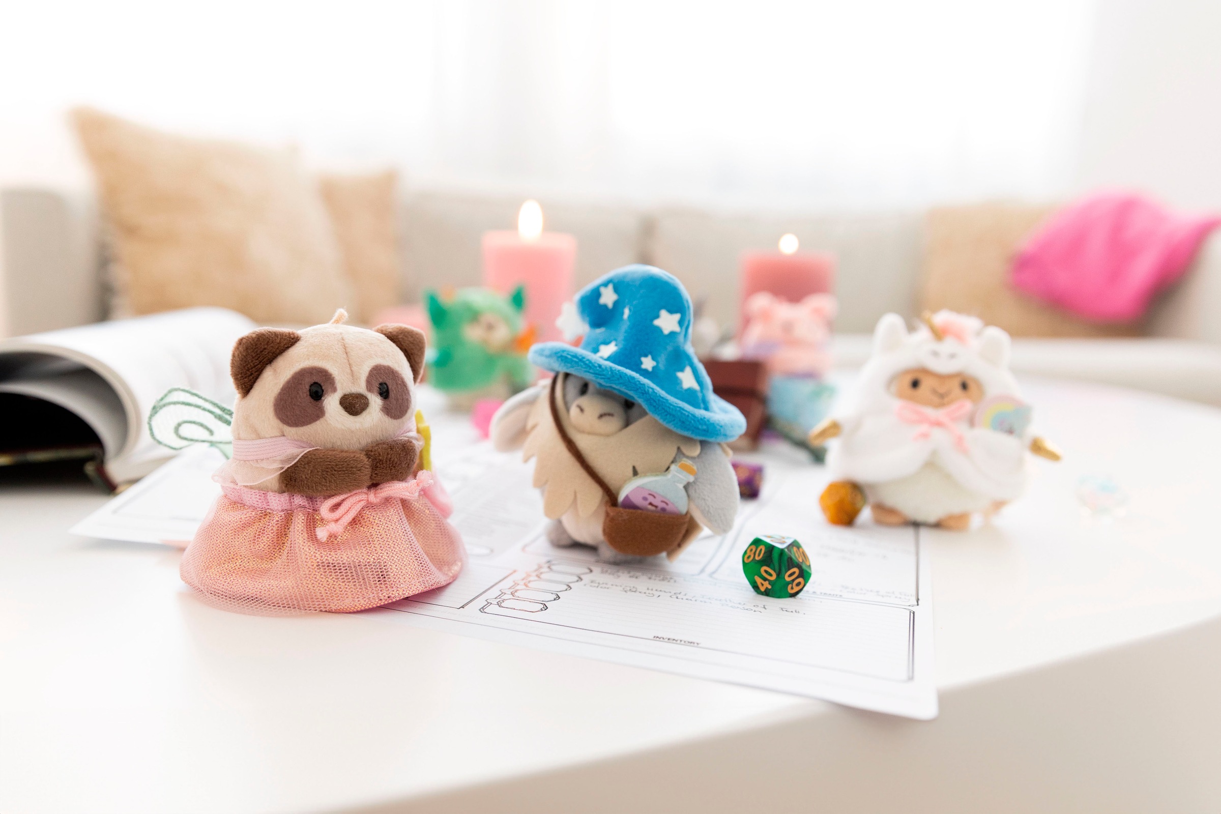 Nici Kuscheltier »mymochi, Sittich Chipsy 8 cm mit Steckenpferd und Ritterkostüm«, (Set), in Geschenkbox