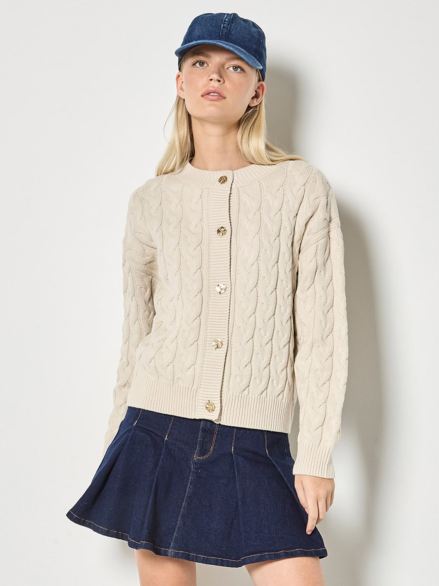 Apricot Cardigan "Strickjacke mit Knopfleiste" und Zopfmuster