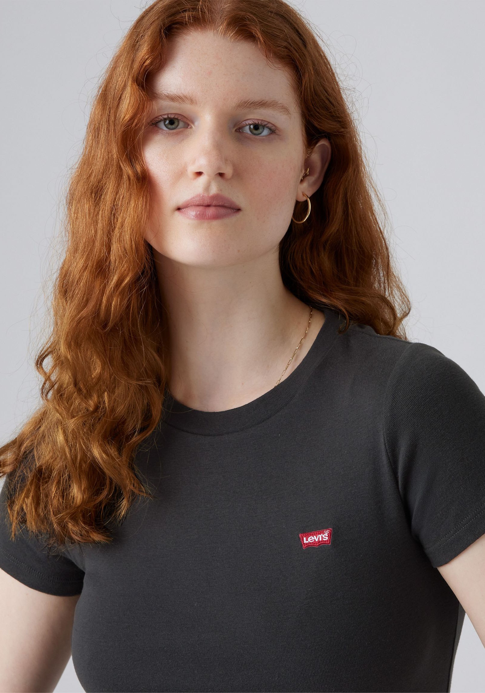 Levi's® T-Shirt »Mini-Logo«, (Packung, 2 tlg.), mit kleiner Markenlogo-Stickerei auf der Brust