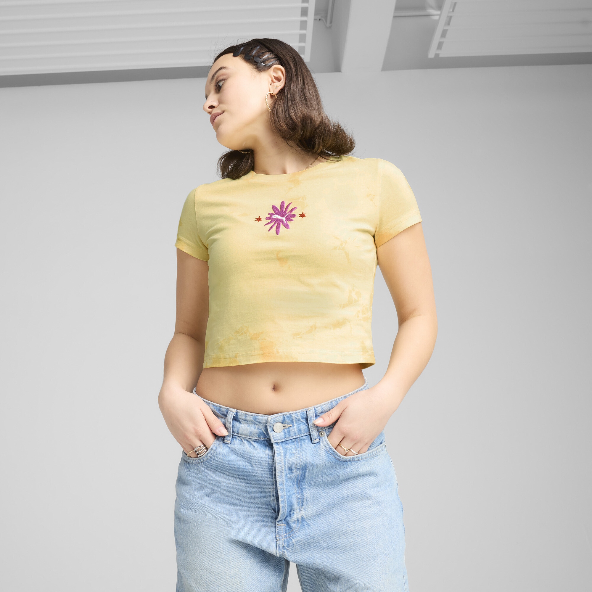 PUMA T-Shirt »WARDROBE ESS FLORAL PACK Kurzes figurbetontes T-Shirt mit«