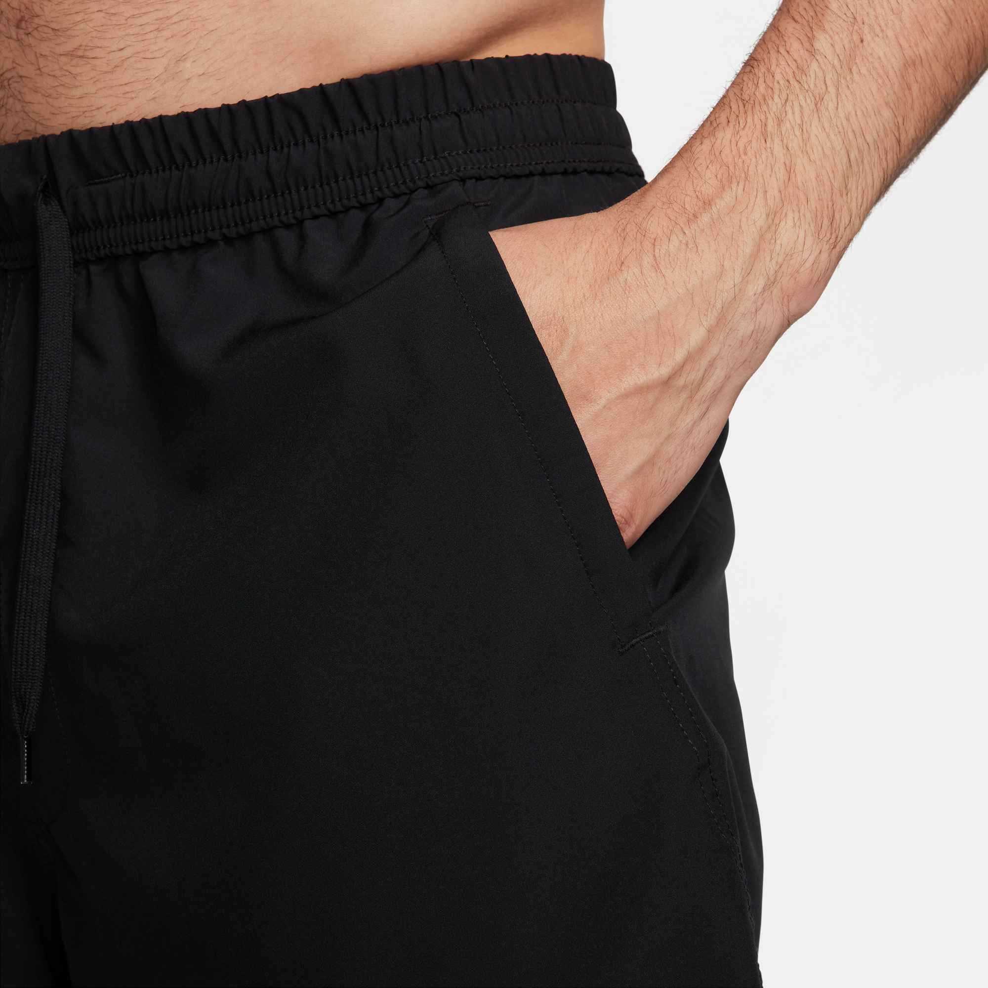 Nike Shorts »M NK DF FORM 9IN UL SHORT«  sportlicher Stil, leichtes Tragegefühl