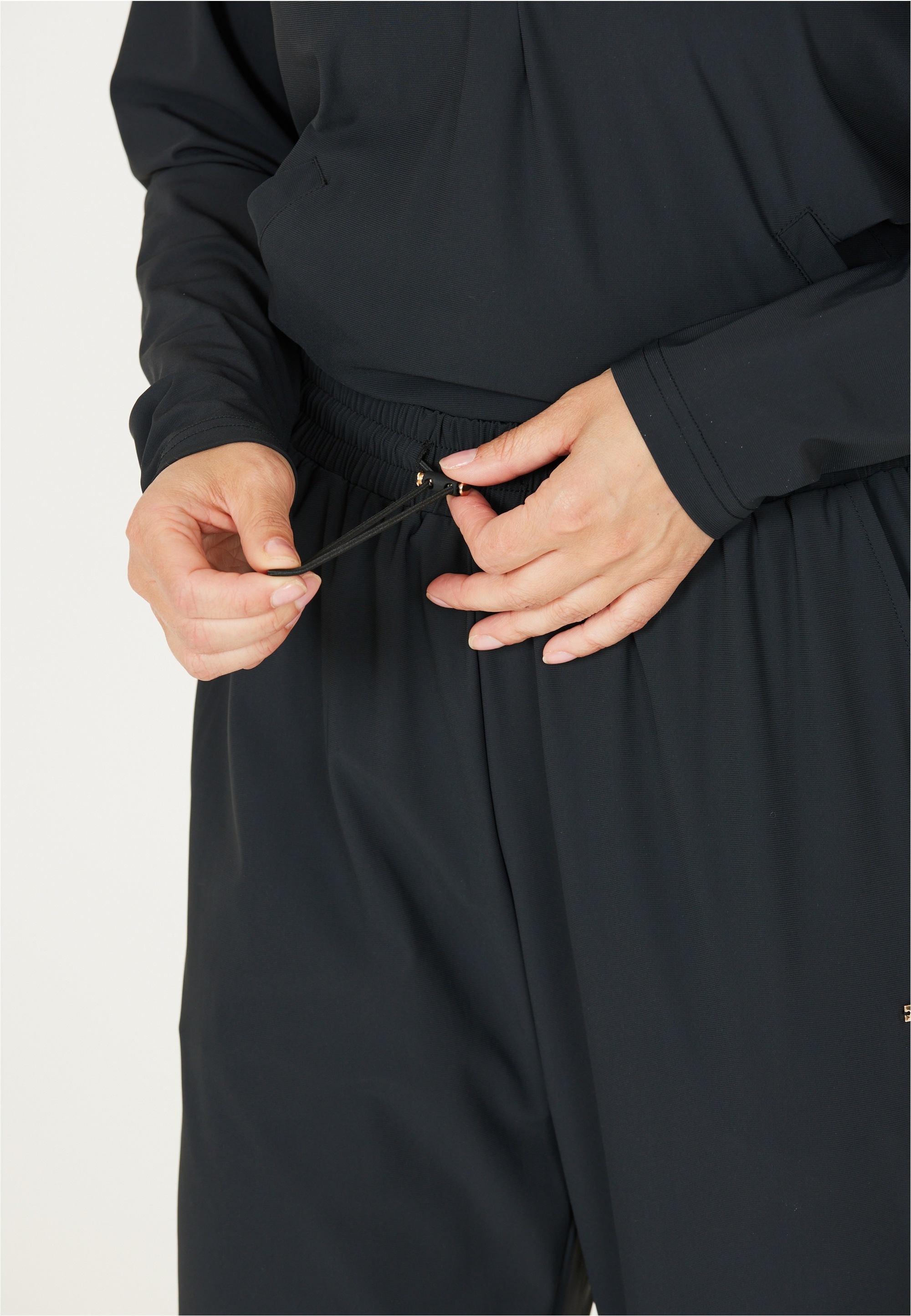 ATHLECIA Stoffhose »Amis«, (1 tlg.), aus schnell trocknendem Stretch-Material