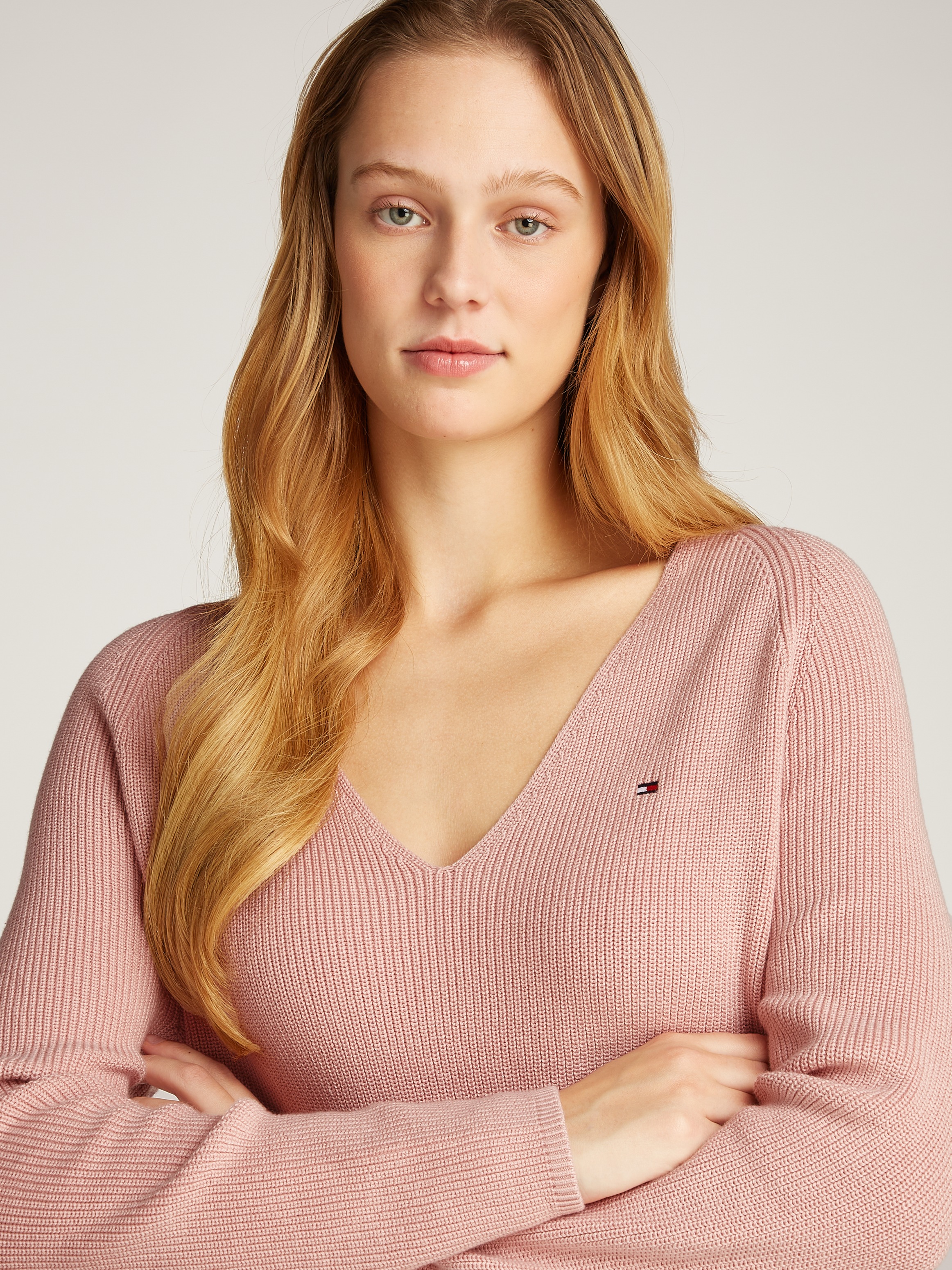 Tommy Hilfiger Strickpullover »CO CARDI STITCH V-NK LS«, mit Logostickerei