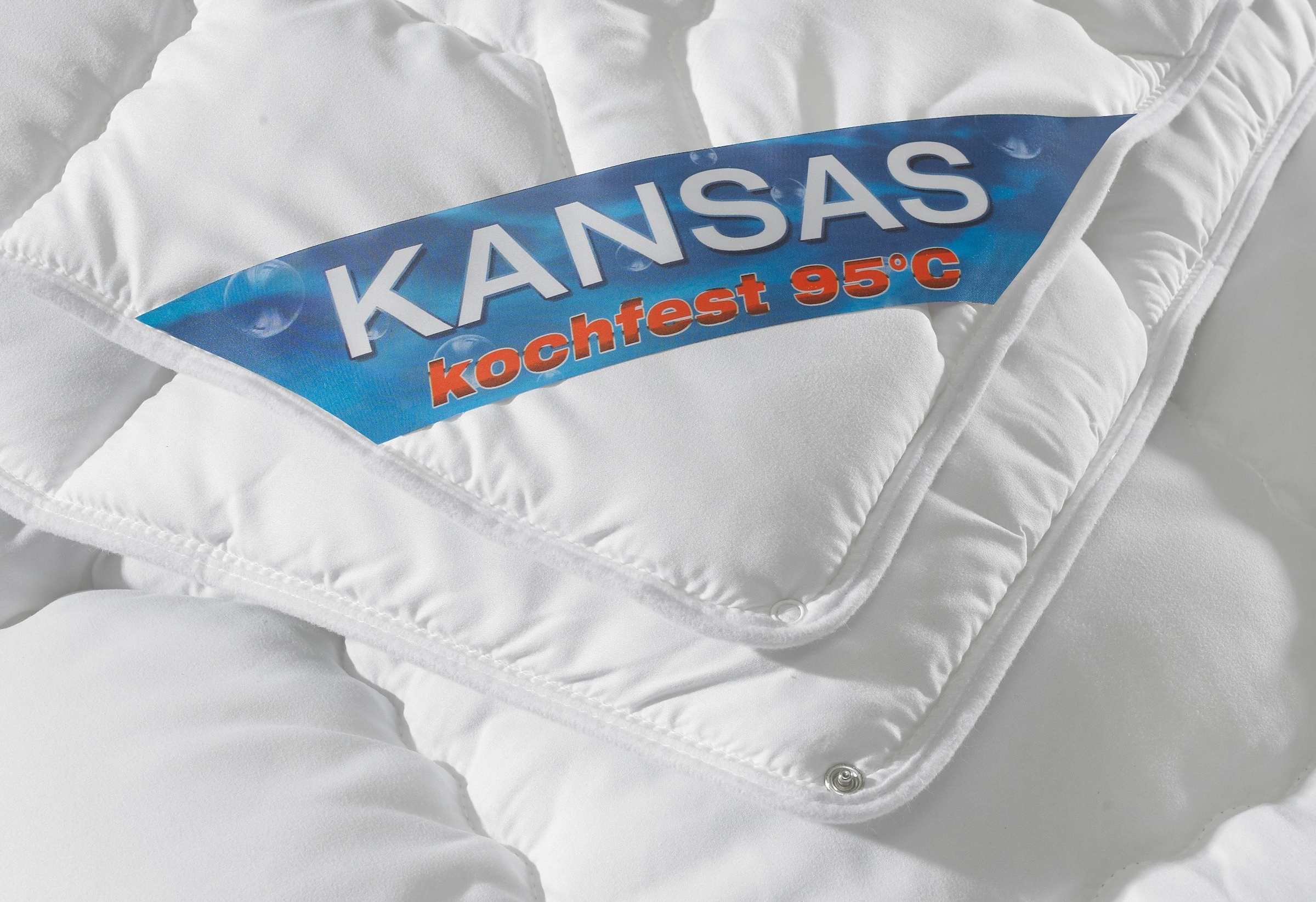 f.a.n. Schlafkomfort Microfaserbettdecke »Kansas«, 4-Jahreszeiten, Füllung Polyesterfaser, Bezug 100% Polyester, (1 St.), Bettdecke in 135x200 cm und weiteren Größen, für Sommer oder Winter