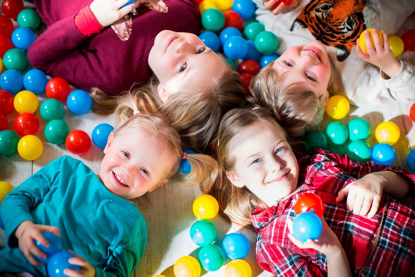 Knorrtoys® Bällebad-Bälle »colorful«, (100 St.)
