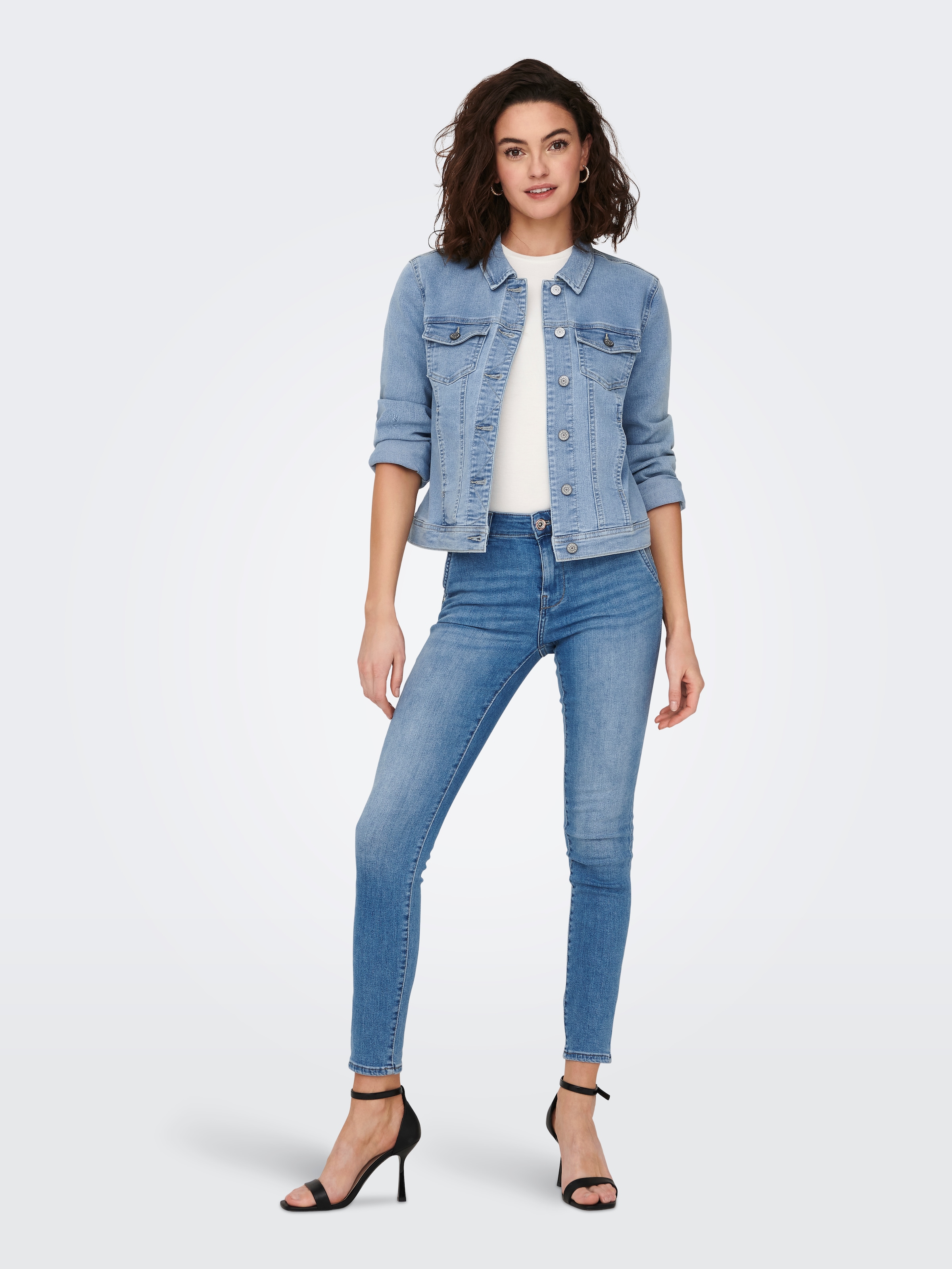 ONLY »ONLWONDER – Jeansjacke mit Teilungsnähten und Stretch« sehr figurbetont, casual, Denim, Baumwollmischung, Brusttaschen