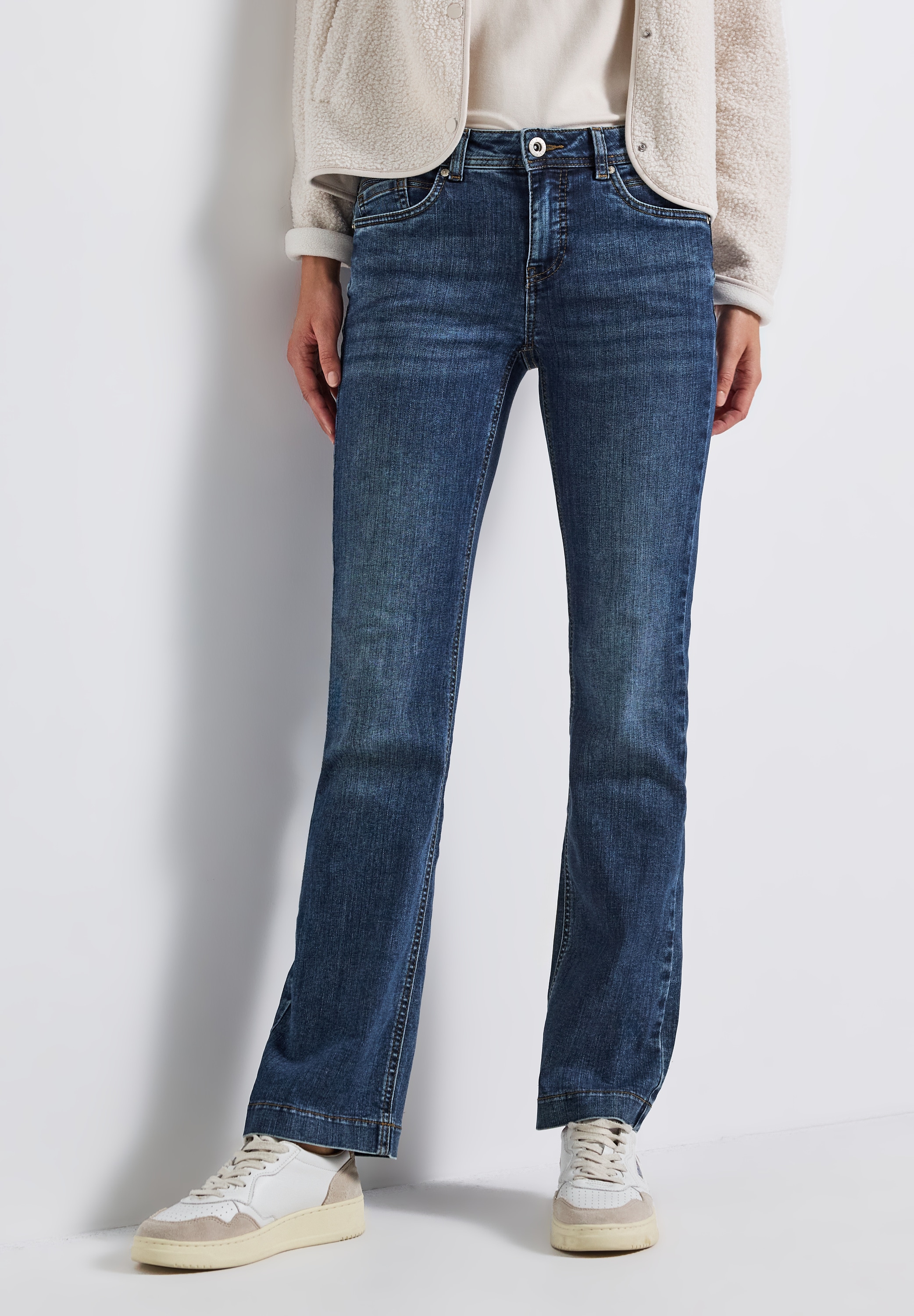 STREET ONE Bootcut-Jeans "Style Bootcut", in einer Slim Fit Passform und mi günstig online kaufen