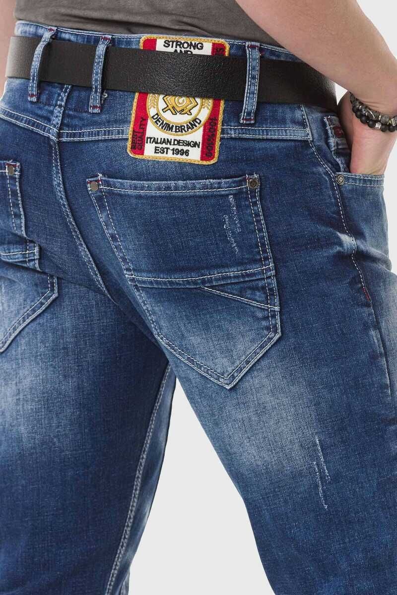 Cipo & Baxx 5-Pocket-Jeans »Hose«, mit modischen Applikationen