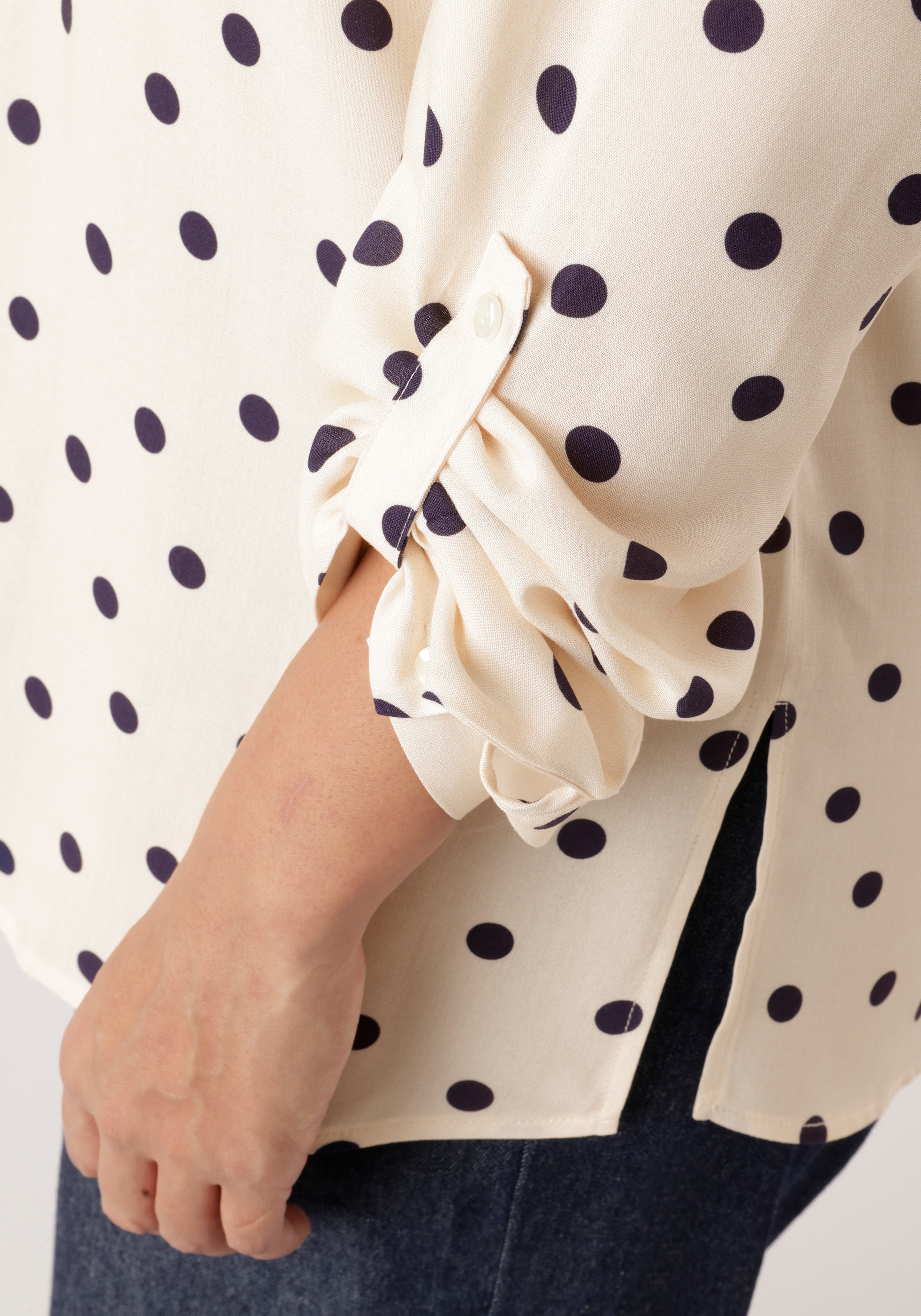 Thumbnail - Aniston PLUS Schlupfbluse in trendigem Pünktchendessin - NEUE KOLLEKTION