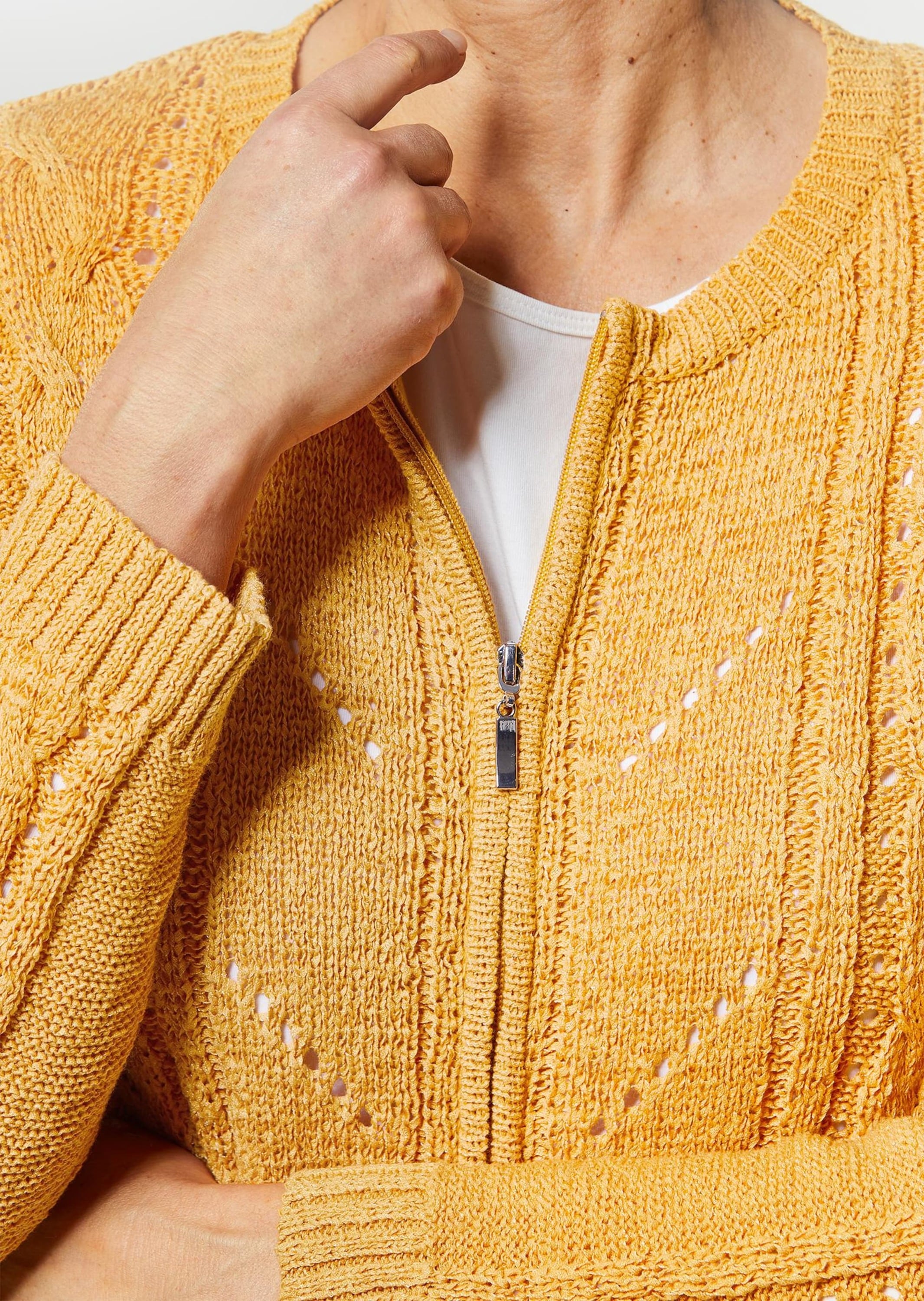 GOLDNER Strickjacke »Bändchengarnstrickjacke Bändchengarn-Strickjacke mit schönen Details«