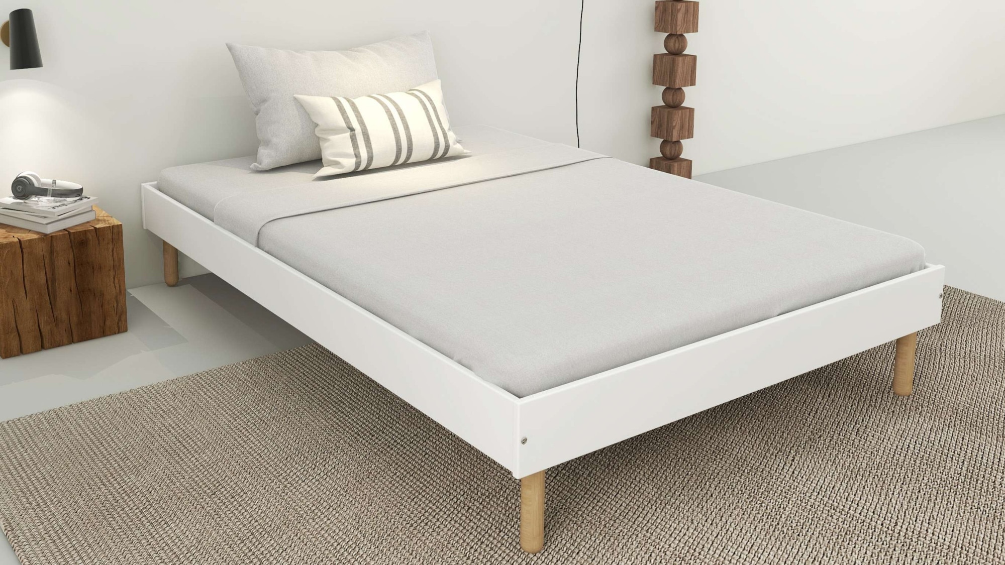 OTTO home Bett »Dagmar, Bettgestell, Futonbett, Füße aus Massivholz«, (140cm Liegefläche), mit festen Latten aus massiver Kiefer, belastbar mit 200KG