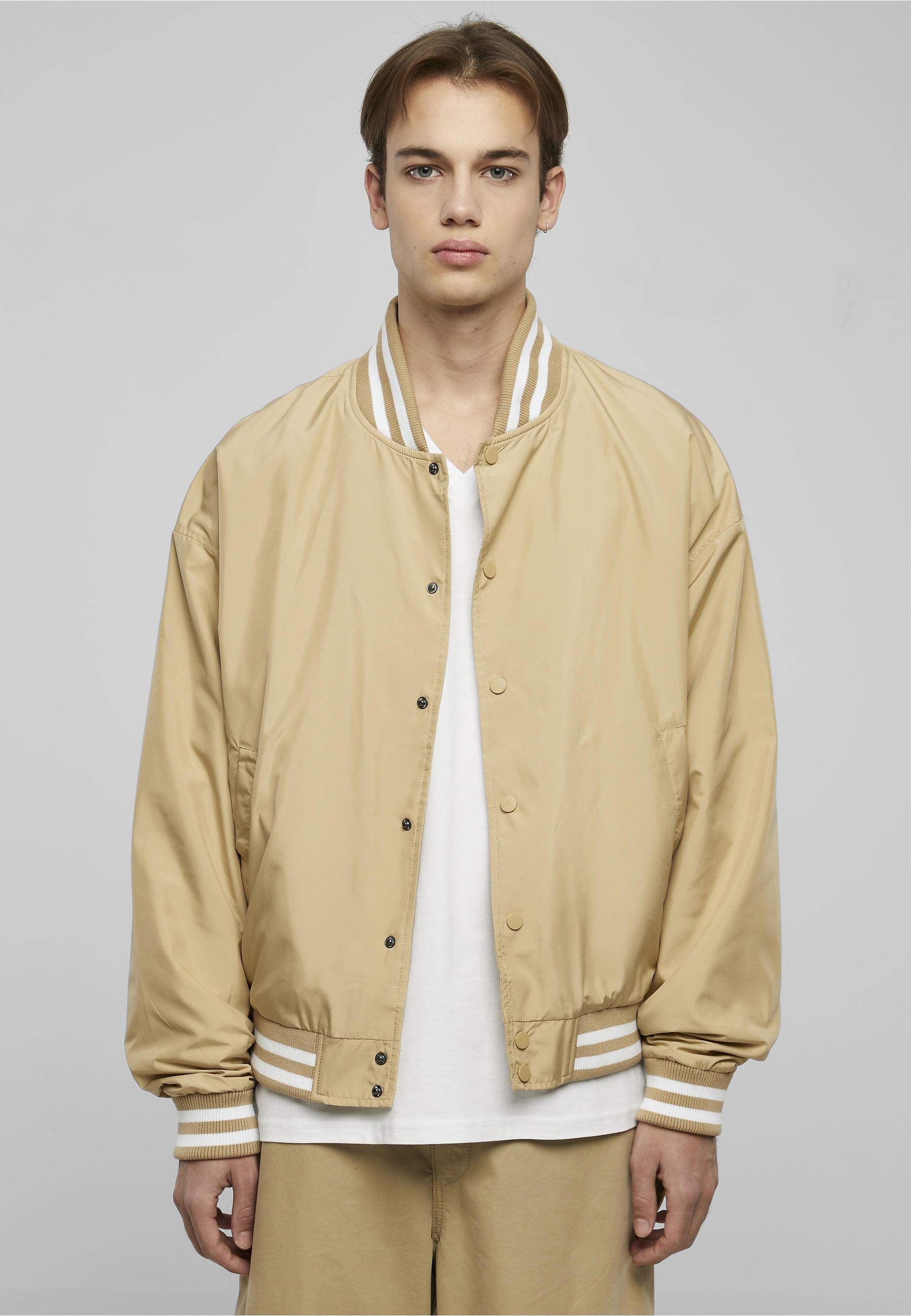 URBAN CLASSICS Collegejacke »Urban Classics Herren Light College Jacket« 1 Stk. tlg. ohne Kapuze