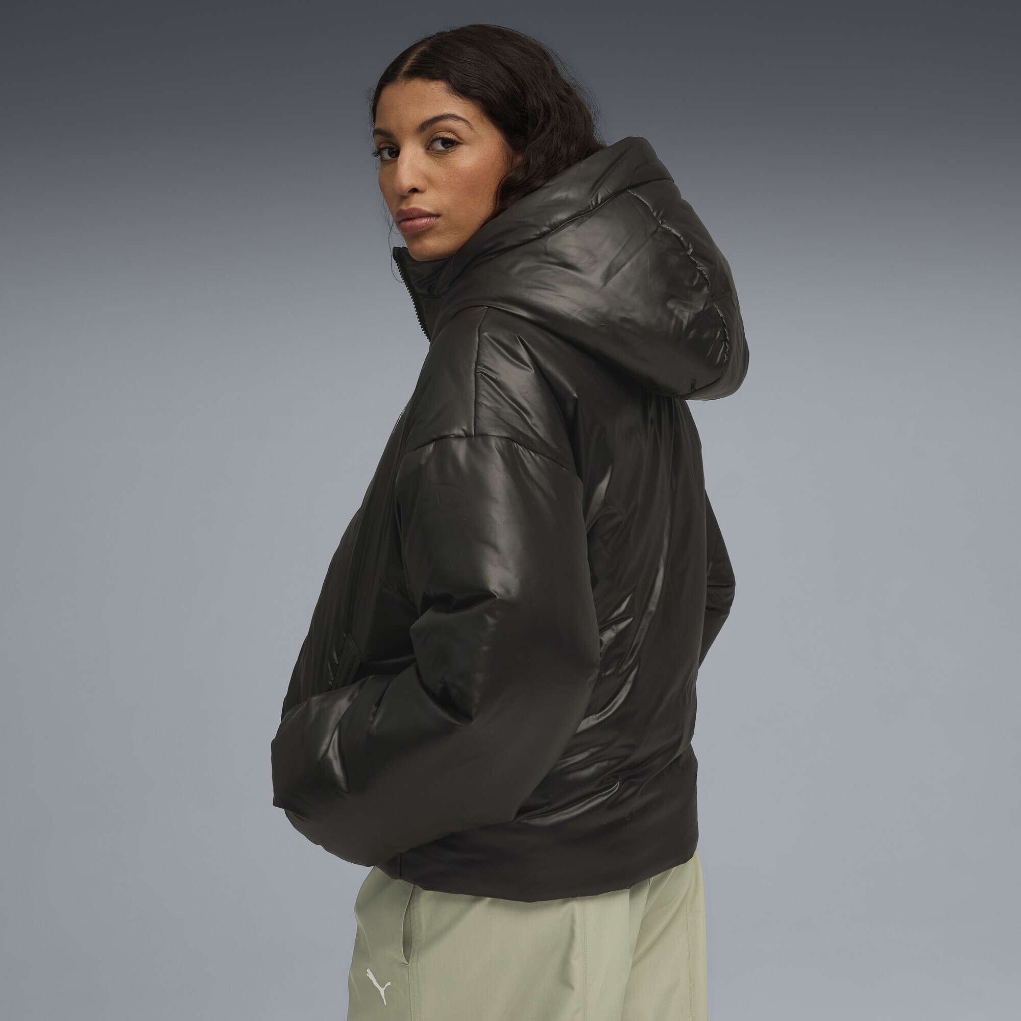 PUMA Winterjacke »Wardrobe Essentials Shiny Wattierte Kapuzenjacke Damen«