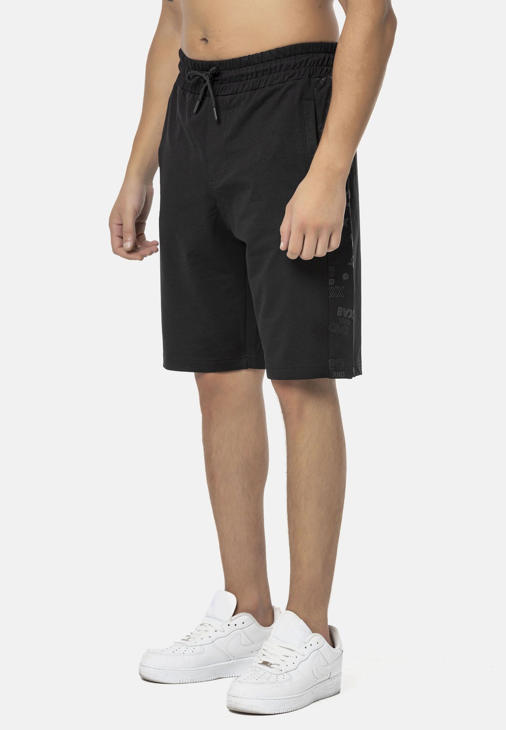 Cipo & Baxx Stoffhose »Hosen«, mit dezentem Print