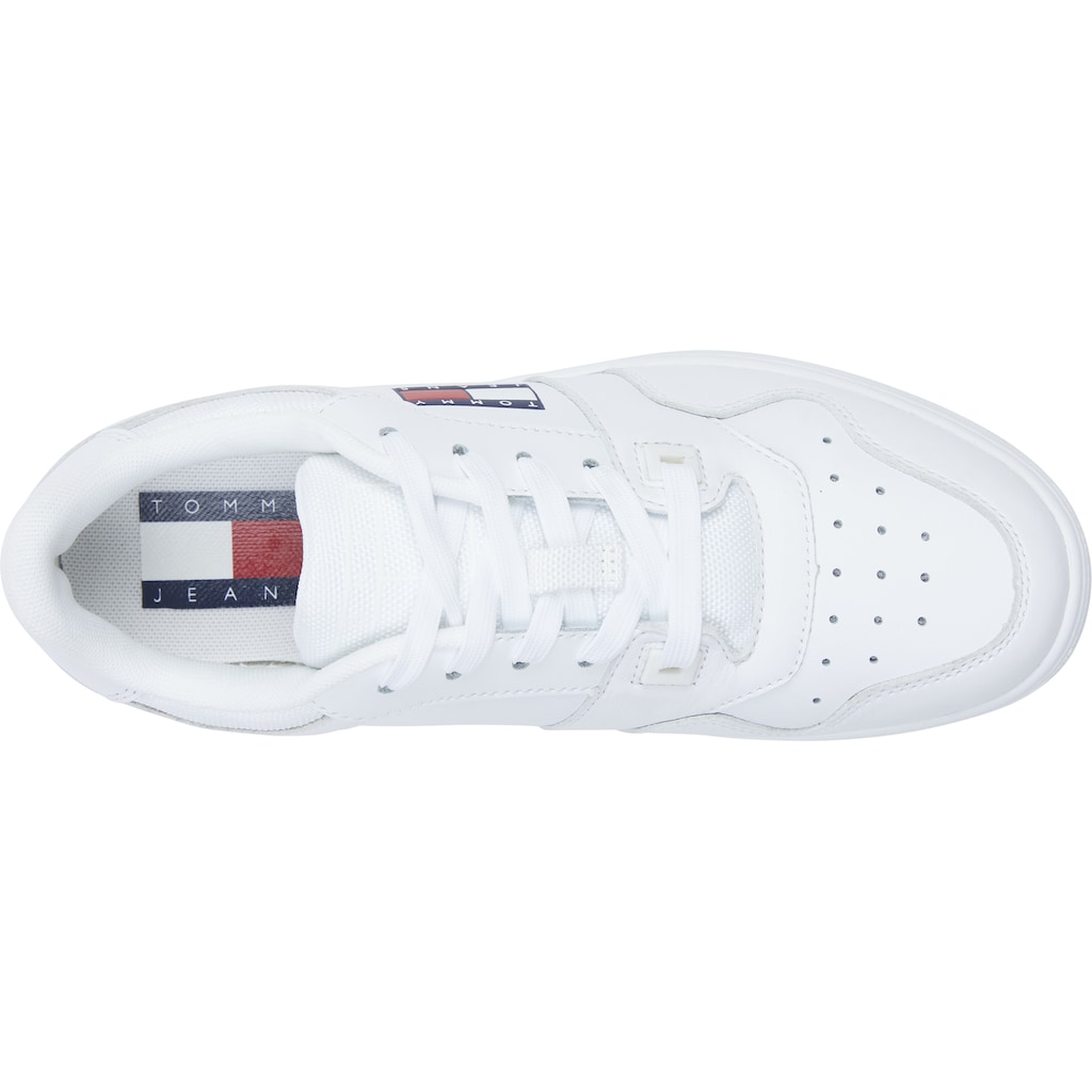 Tommy Jeans Keilsneaker »TOMMY JEANS RETRO BASKET WMN«, mit seitlicher Logoflag, Freizeitschuh, Halbschuh, Schnürschuh