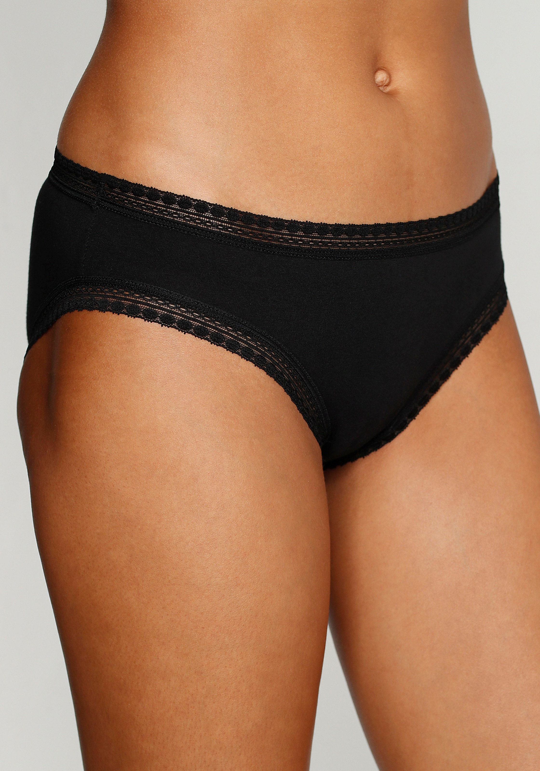 LASCANA Bikinislip, aus elastischer Baumwolle mit weicher Spitze günstig online kaufen