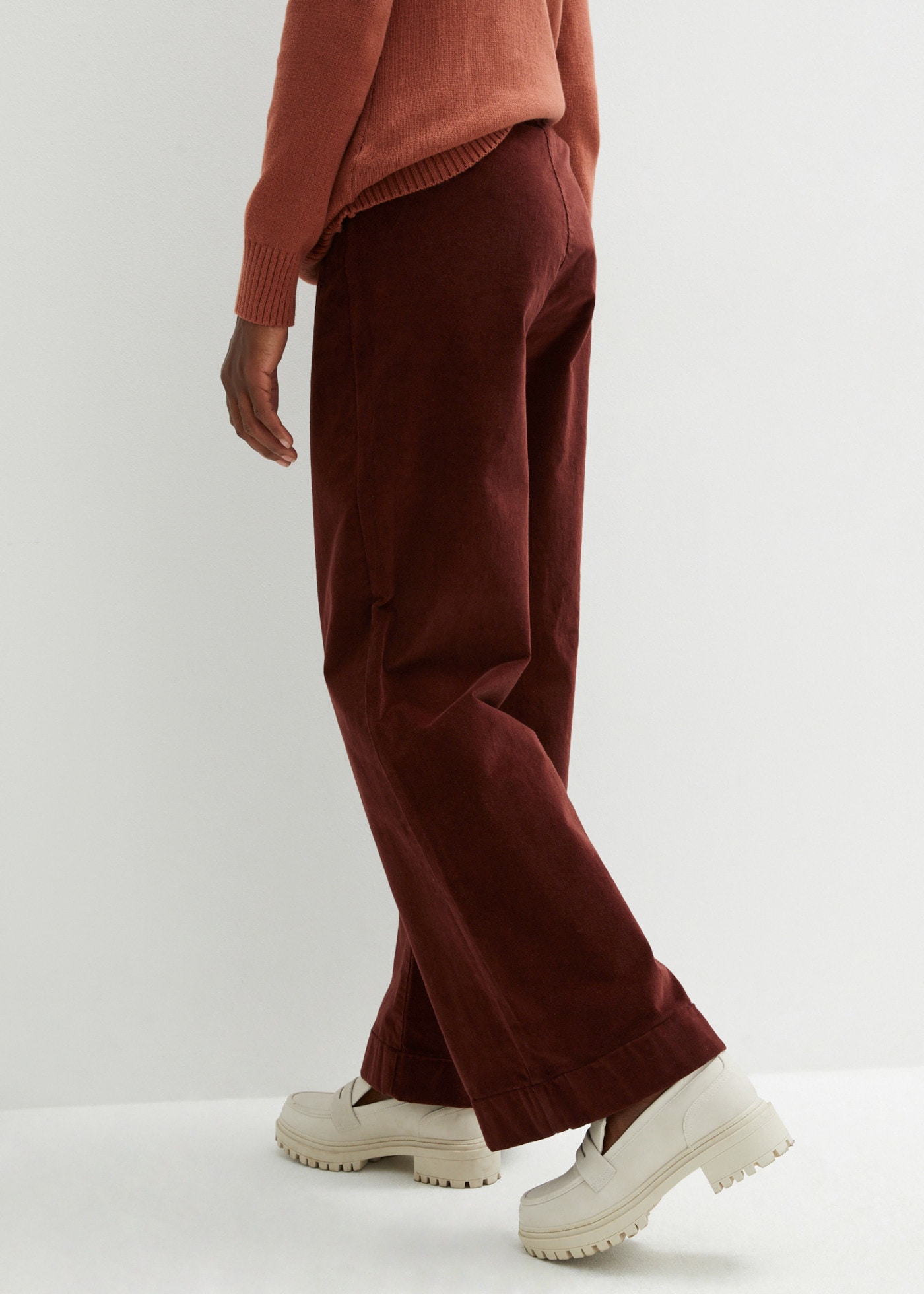 bonprix Cordhose  im Bootcut-Style, Loose Fit, aus Cord