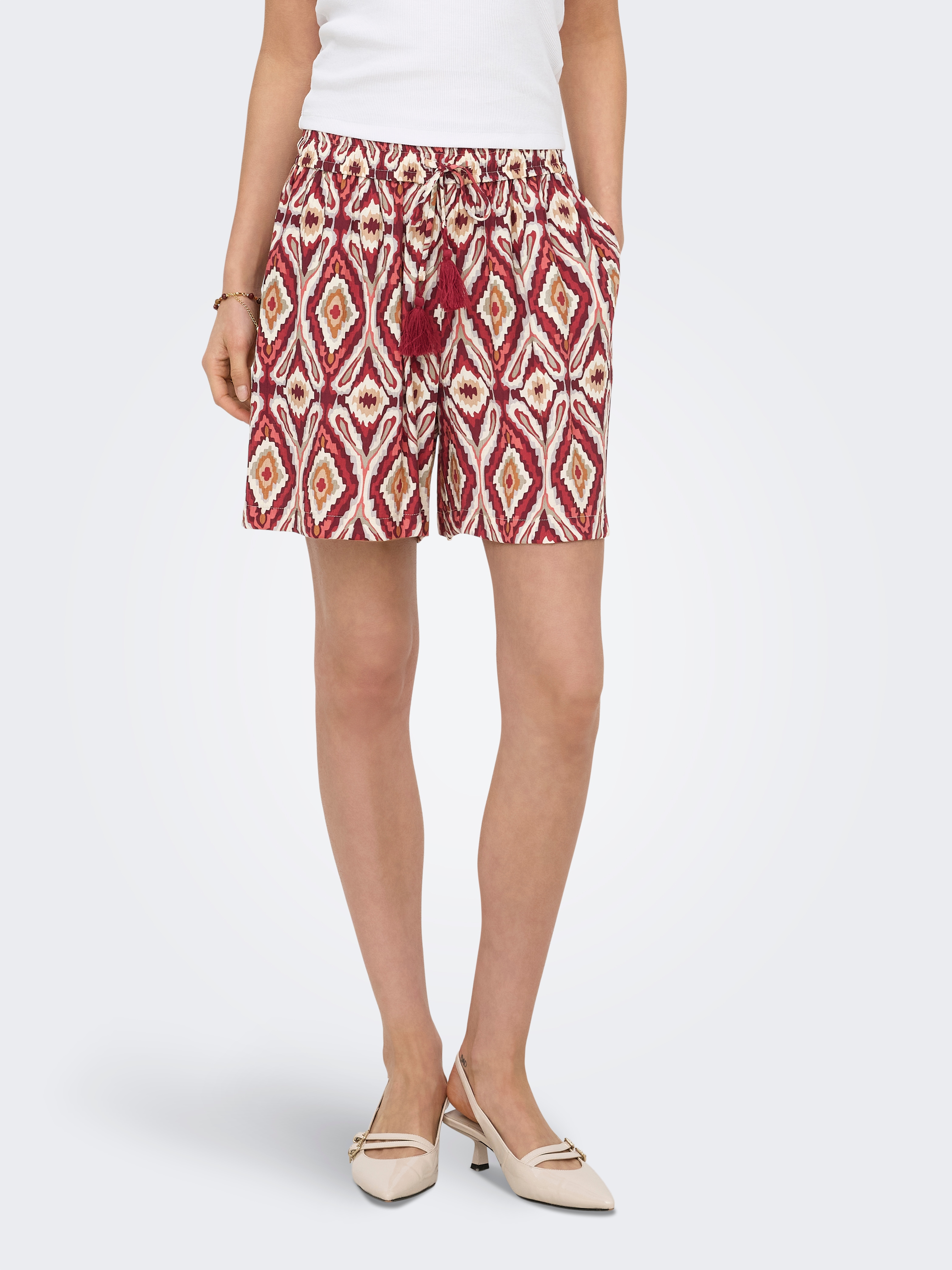 ONLY Shorts "ONLMIKASI STRING DETAIL SHORTS WVN" Viskosemischung, Bindeverschluss