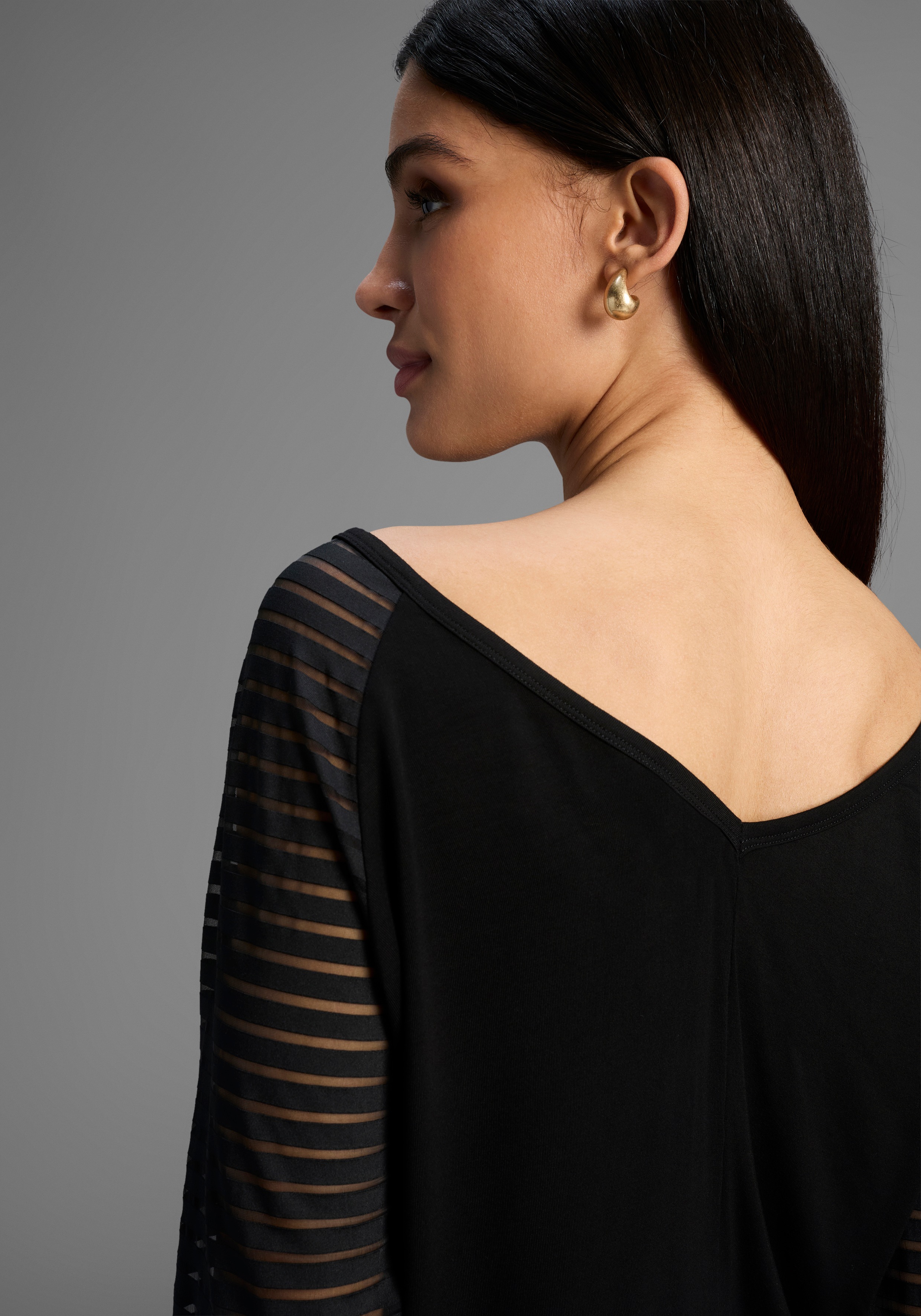 Thumbnail - Bruno Banani V-Shirt mit Mesh-Streifen im Ärmel - NEUE KOLLEKTION