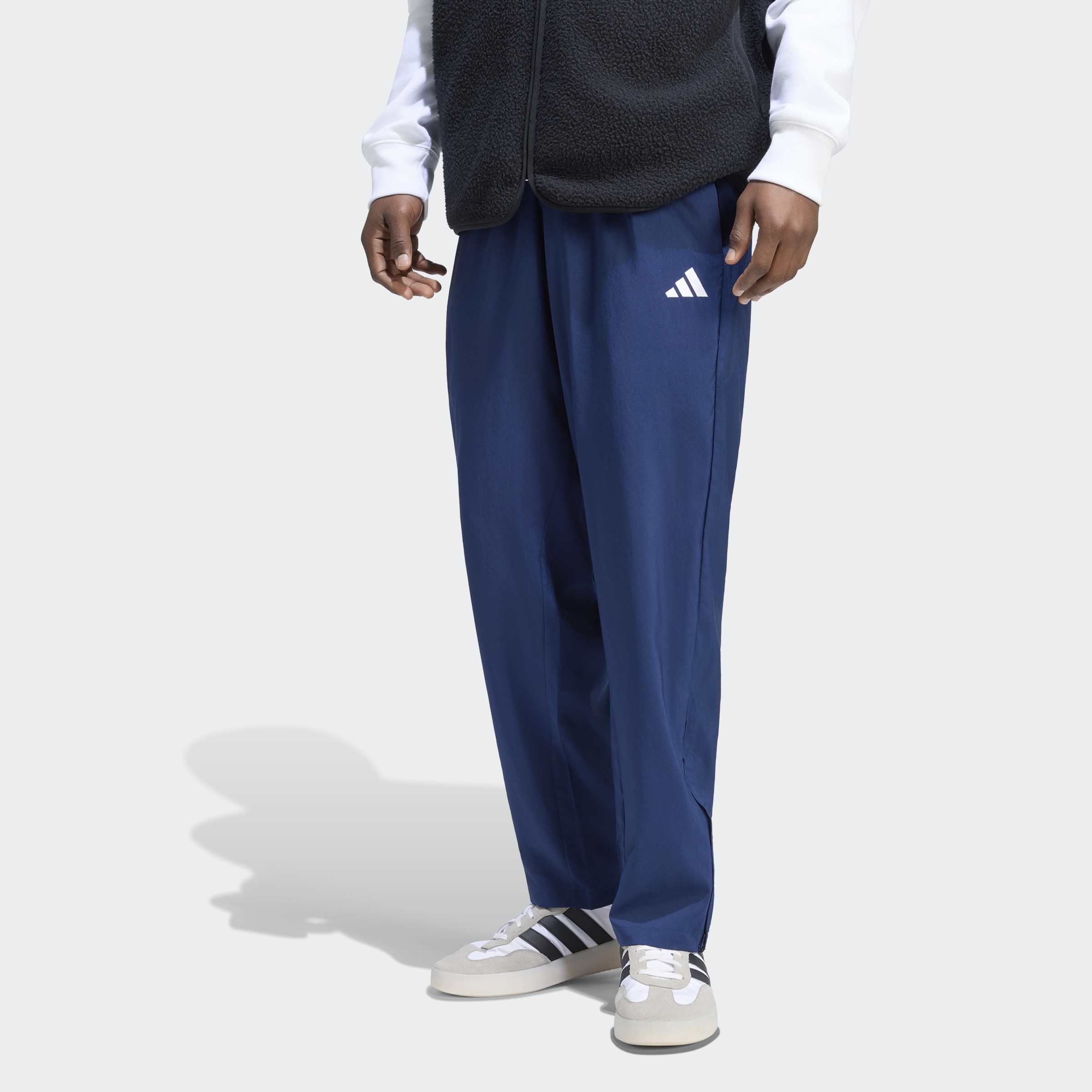adidas Sportswear Sporthose "ESSENTIALS, KLEINES STANFORD LOGO, GEWEBT, KONISCH ZULAUFEND, OFFENER"