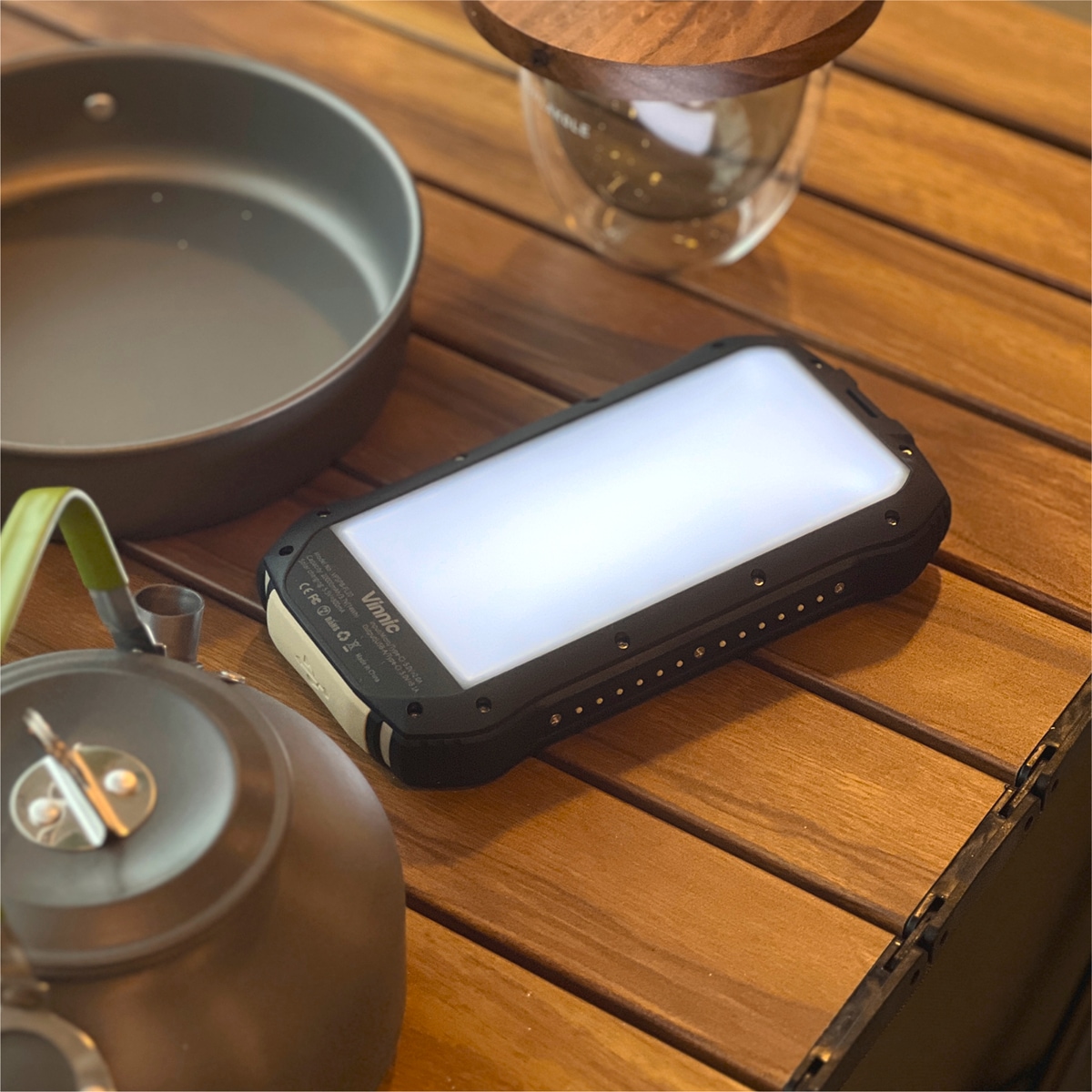 Vinnic Powerbank »SACA PEAK Solar Powerbank 10.000mAh IP65 1xUSB-C, 2xUSB-A«, Vinnic SACA PEAK Solar Powerbank 10.000mAh IP65 1xC 2xA,black