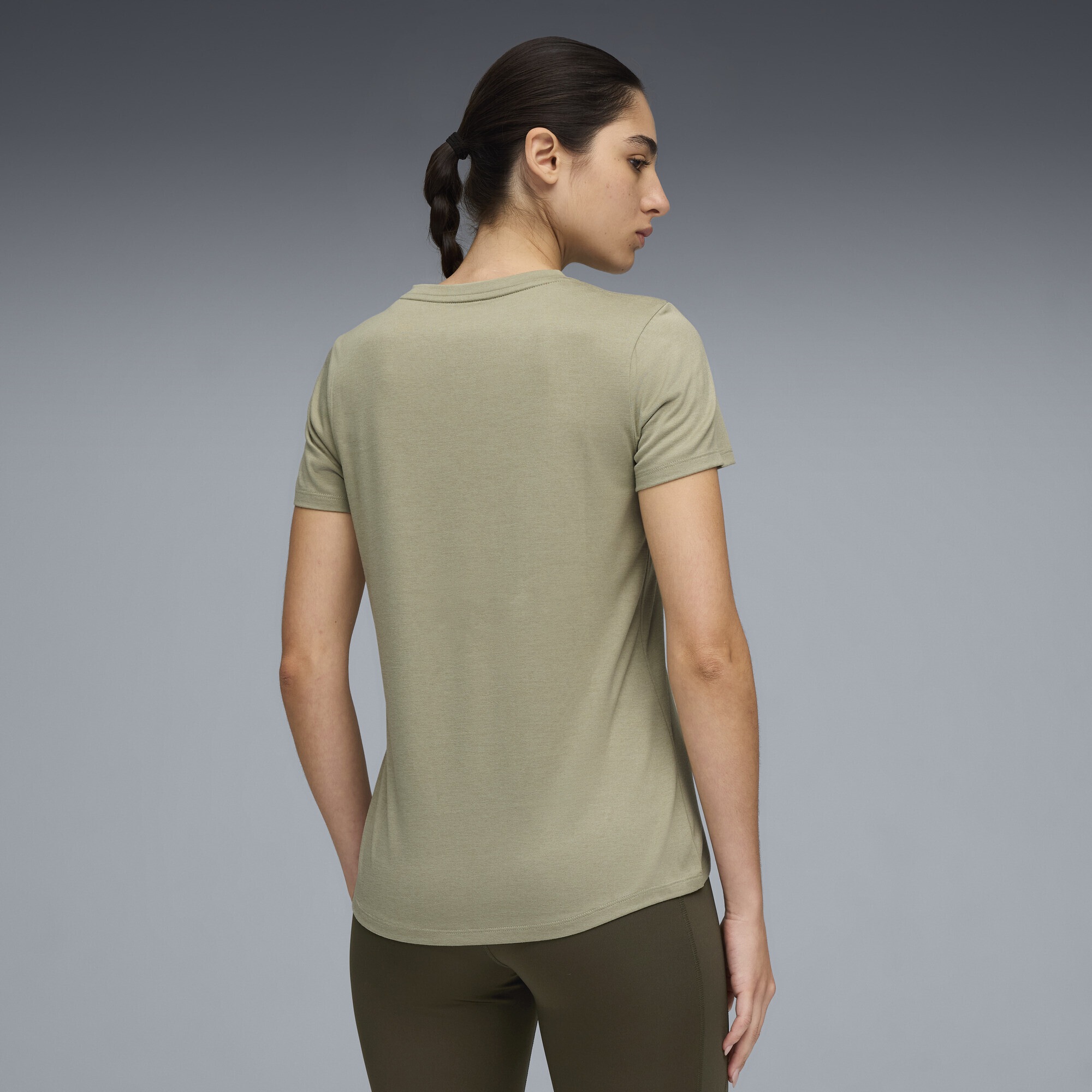 PUMA Trainingsshirt »TAD ESSENTIALS T-Shirt mit V-Ausschnitt Damen«