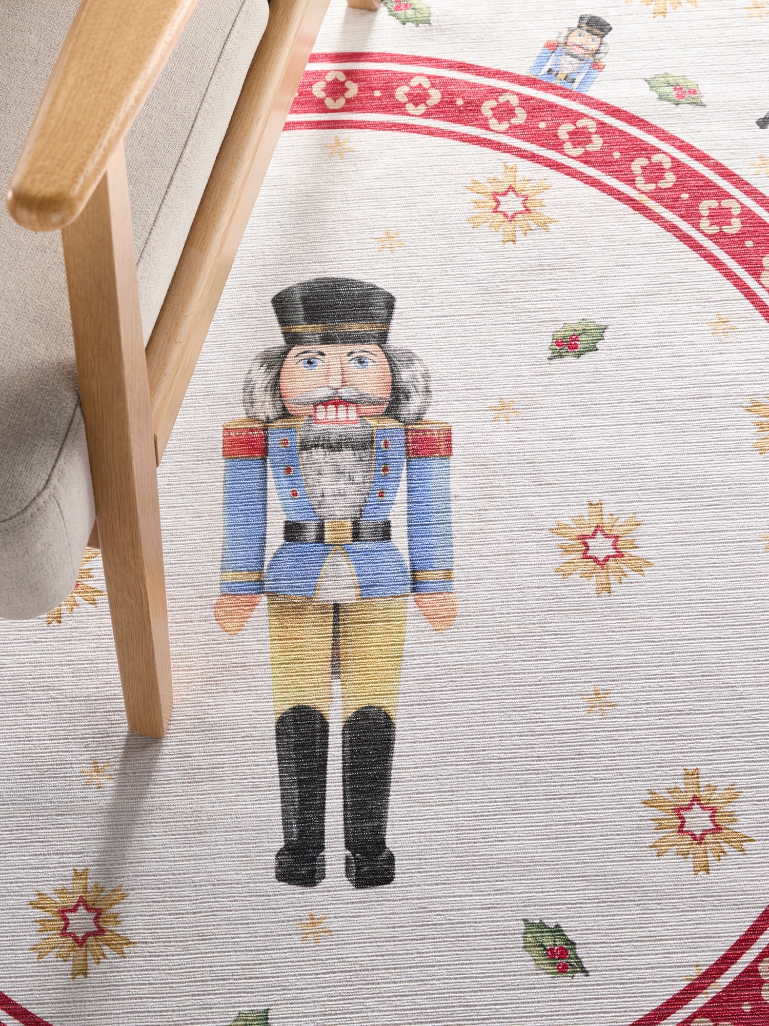 Villeroy & Boch Teppich »Toy's Deleight Limited Edition Nutcracker«, rund, 3 mm Höhe, Limited Edition, Weihnachten, Wohnzimmer, Baumrock, Waschbar, Rund