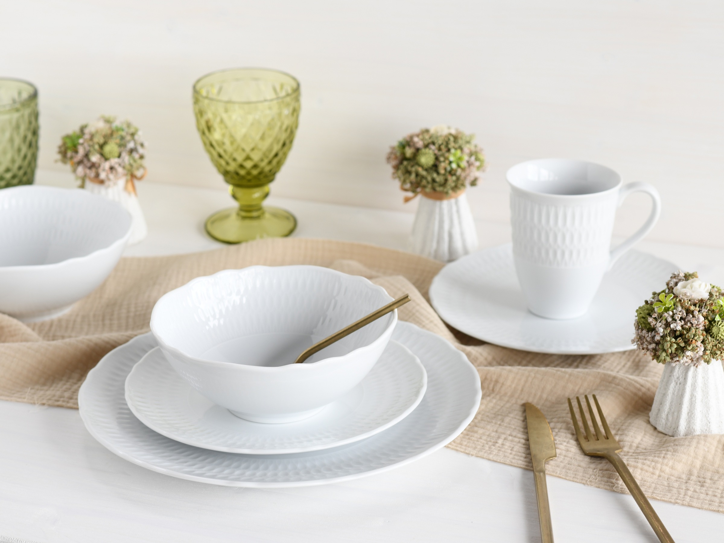 CreaTable Kombiservice »Geschirr-Set Sofia«, (Set, 8 tlg., Kaffeeservice und Tafelservice im Set, für 2 Personen), Service, klassisch elegantes Relief, 8 Teile, für 2 Personen