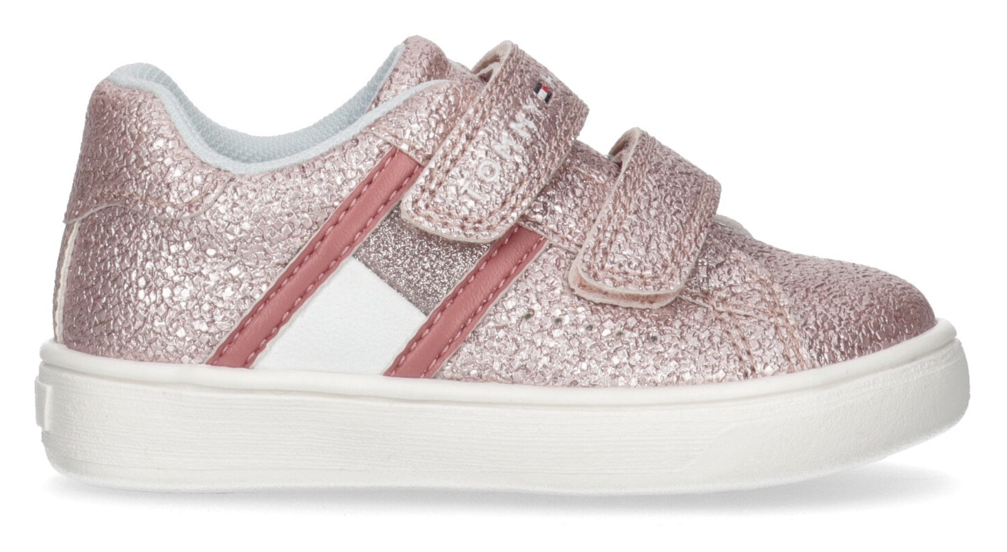 Tommy Hilfiger Sneaker »FLAG LOW CUT VELCRO SNEAKER«, im Metallic Look, Freizeitschuh, Halbschuh, Schnürschuh