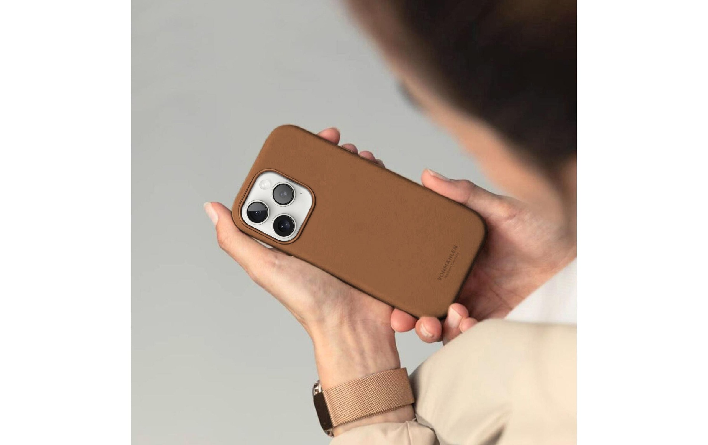 VONMÄHLEN Backcover »Like Leather iPhone 16 Pro Braun«