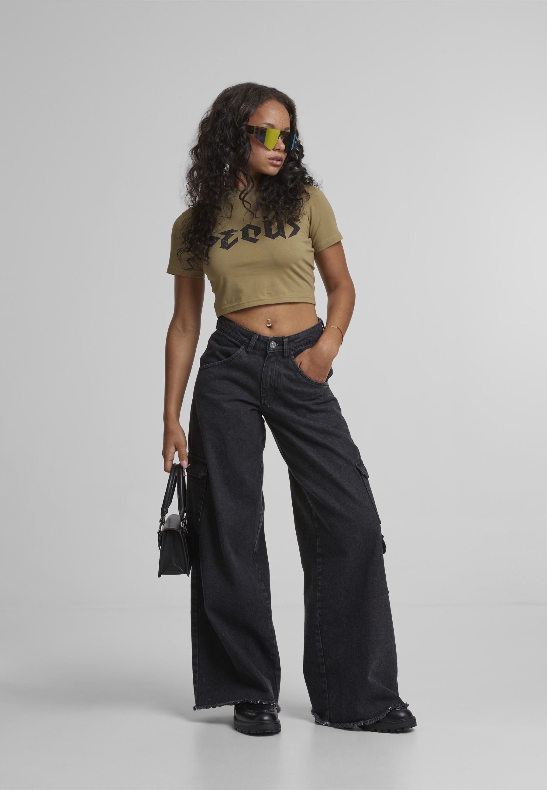 PEQUS T-Shirt »PEQUS PEQUS Band Logo Crop Tops« 1 Stk.