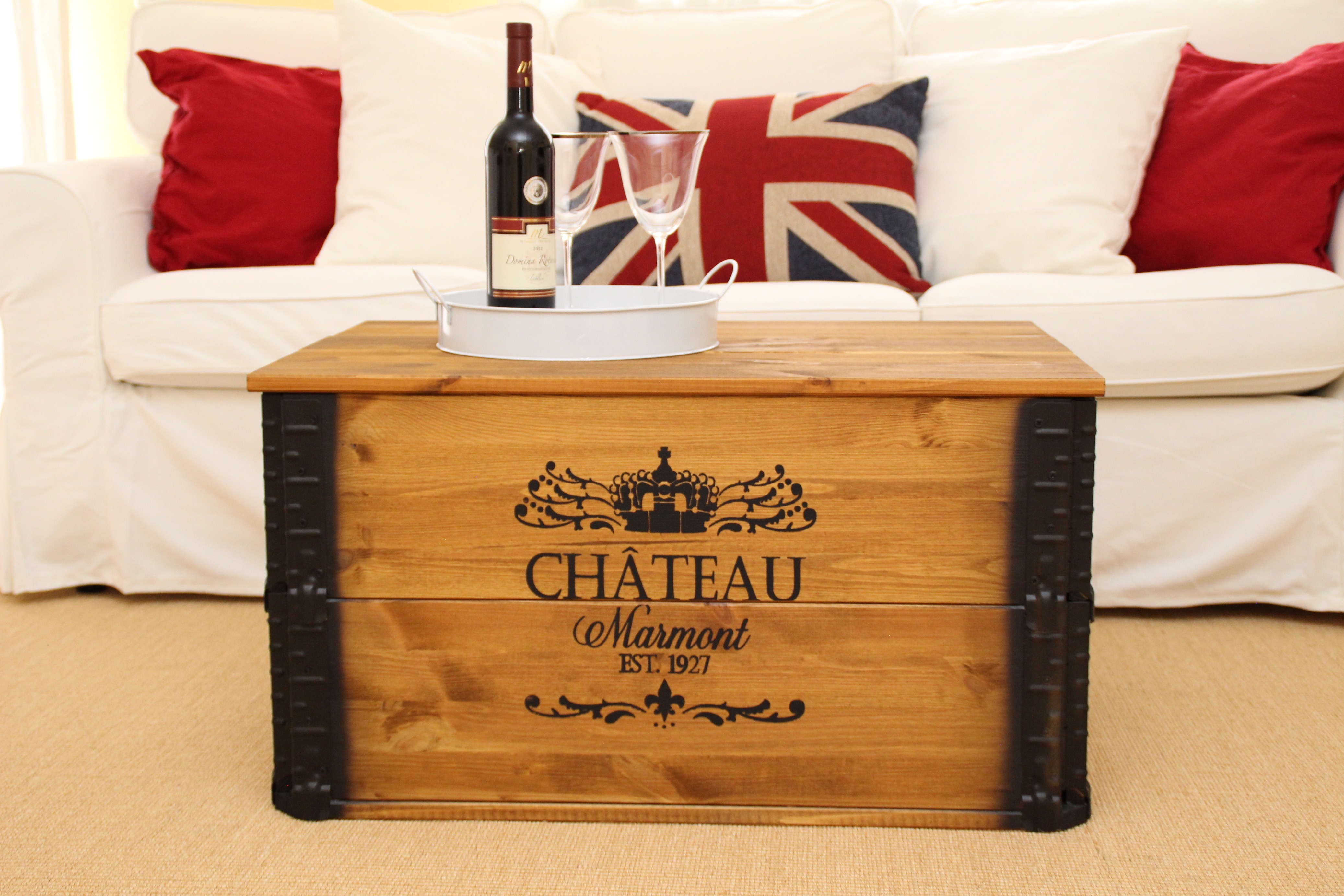 Uncle Joe´s Couchtisch „Chateau“, im Vintage-Design