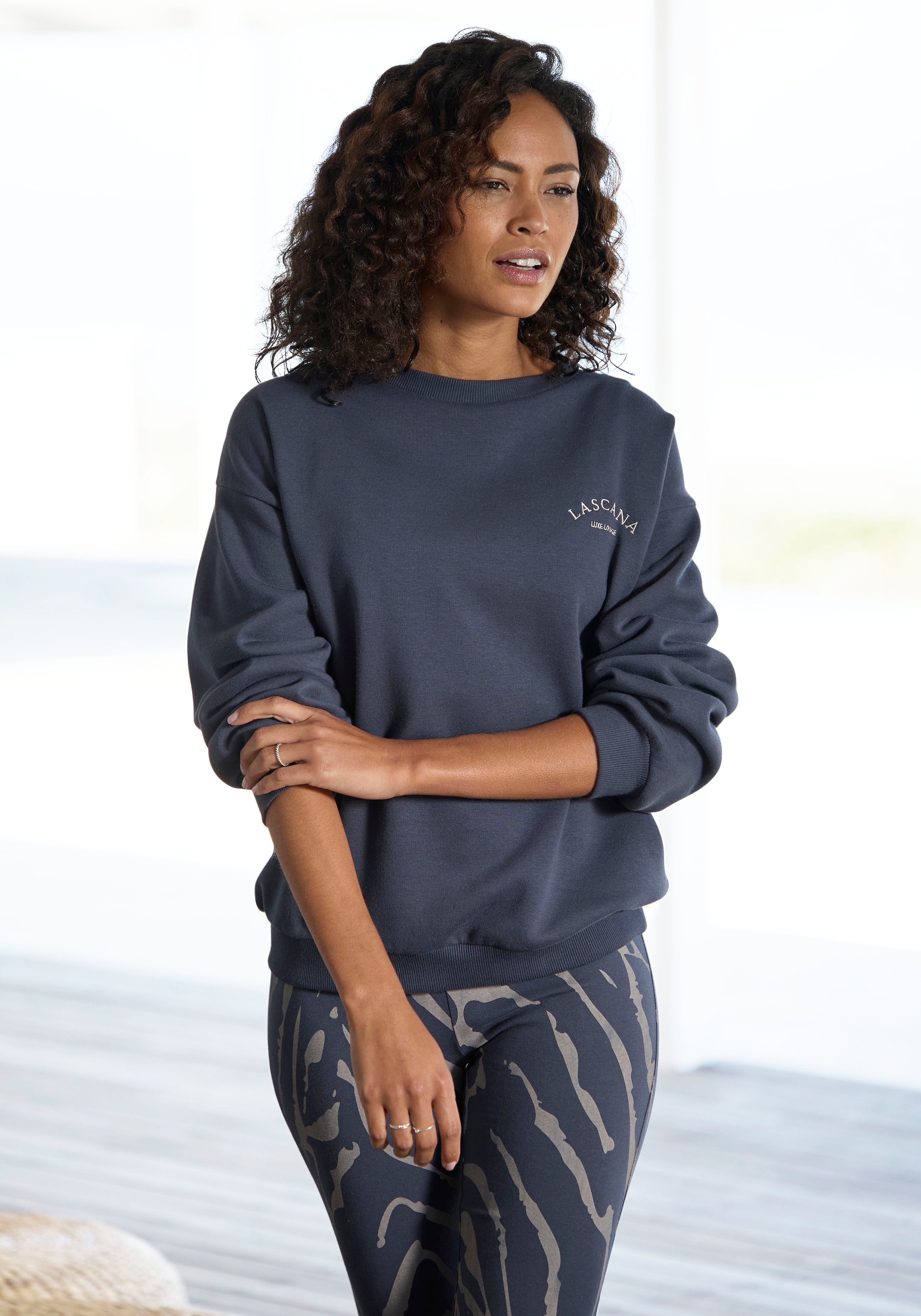 LASCANA Sweatshirt, mit weiten Ärmeln, Loungewear günstig online kaufen