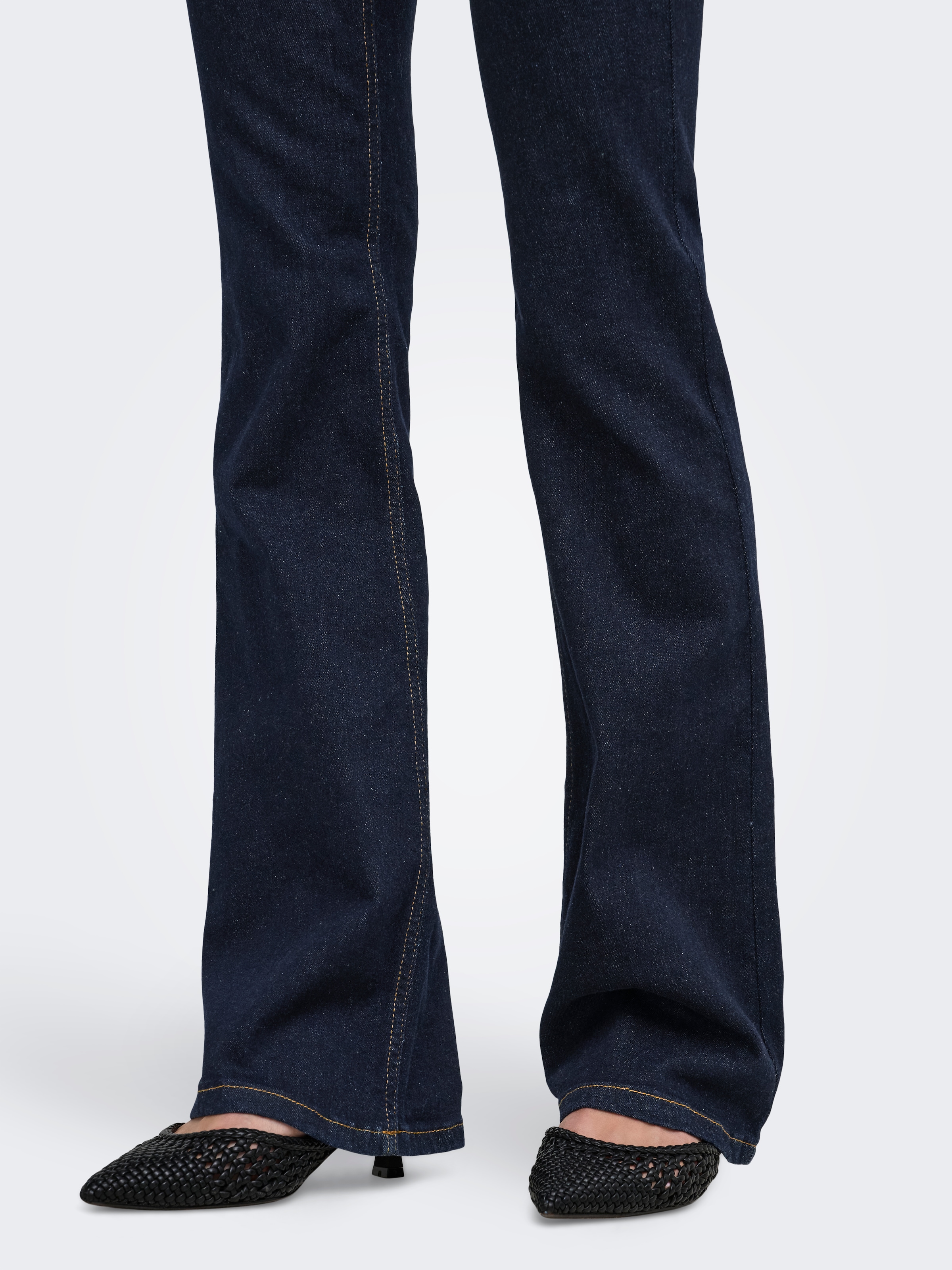 ONLY Bootcut-Jeans »ONLBLUSH – Bootcut-Jeans mit niedriger Leibhöhe und Stretch« Baumwollmischung, bootcut fit