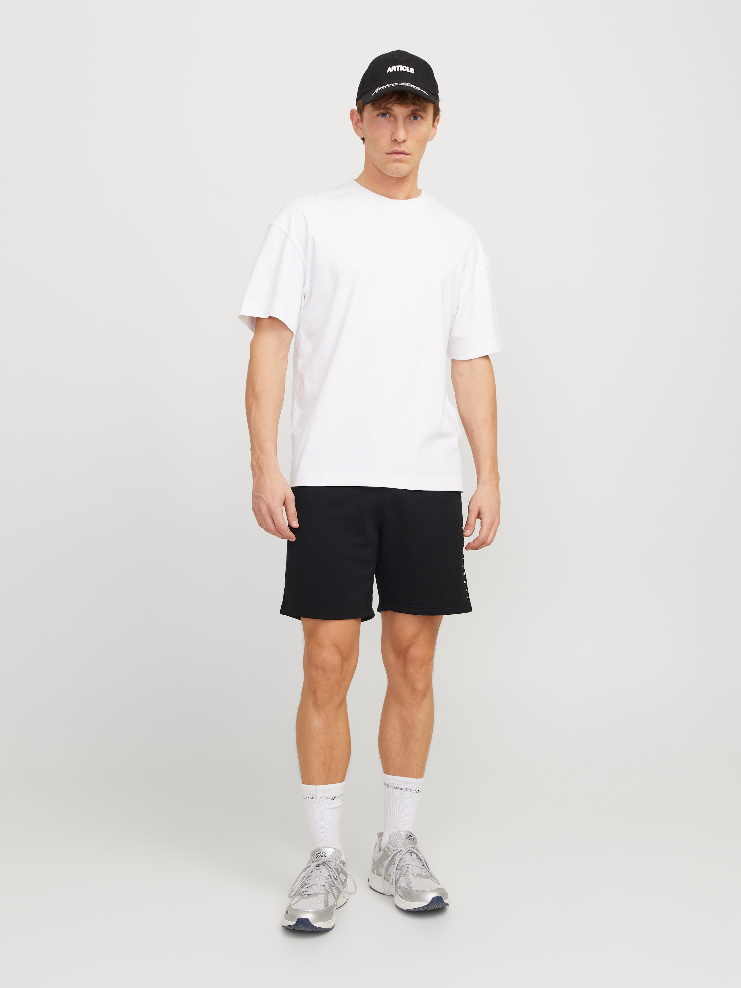 Jack & Jones Shorts »JPSTGORDON STAR JJ SWEAT SHORTS SRT SN«, mit Logo Schriftzug