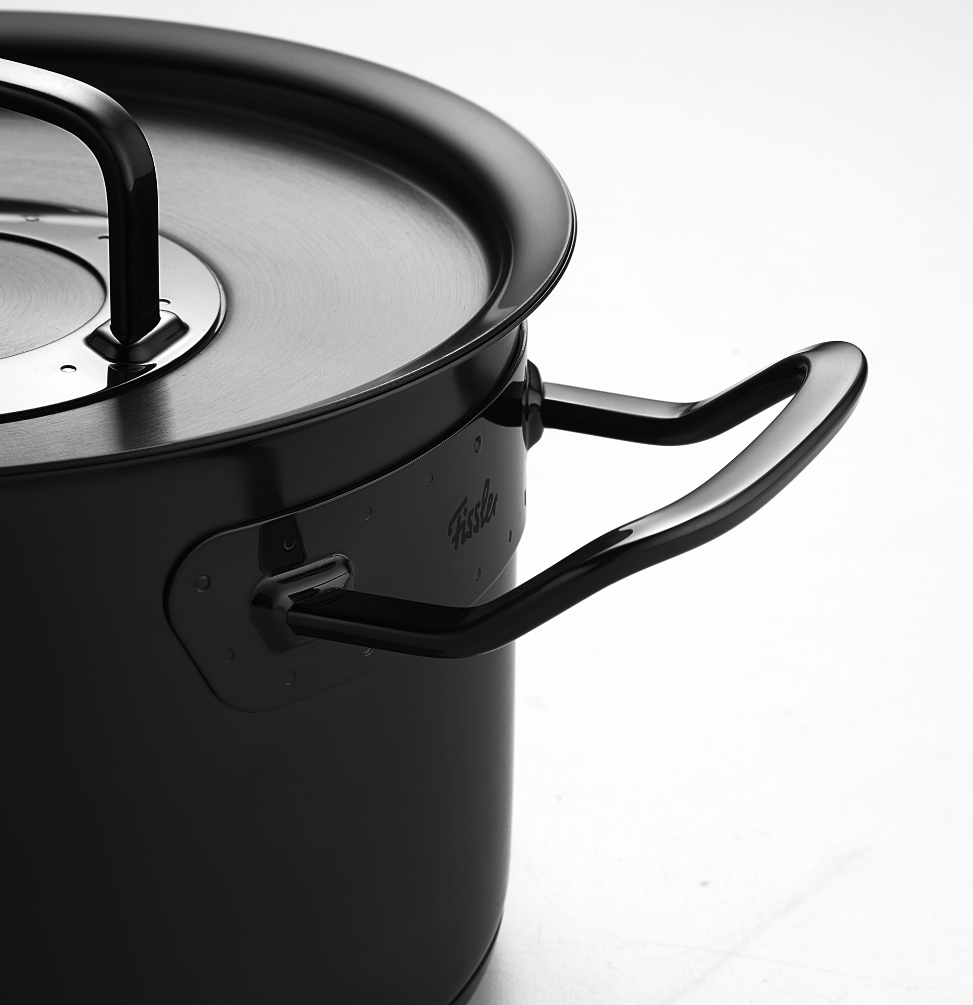 Fissler Topf-Set »Original-Profi Collection ShadowLine«, Edelstahl 18/10, (Set, 8 tlg., 3 Kochtöpfe mit Metalldeckel, 1 Servierpfanne, 1 Stielkasserolle), Auf 1.800 Stück limitiert, Echtheitszertifikat, Made in Germany