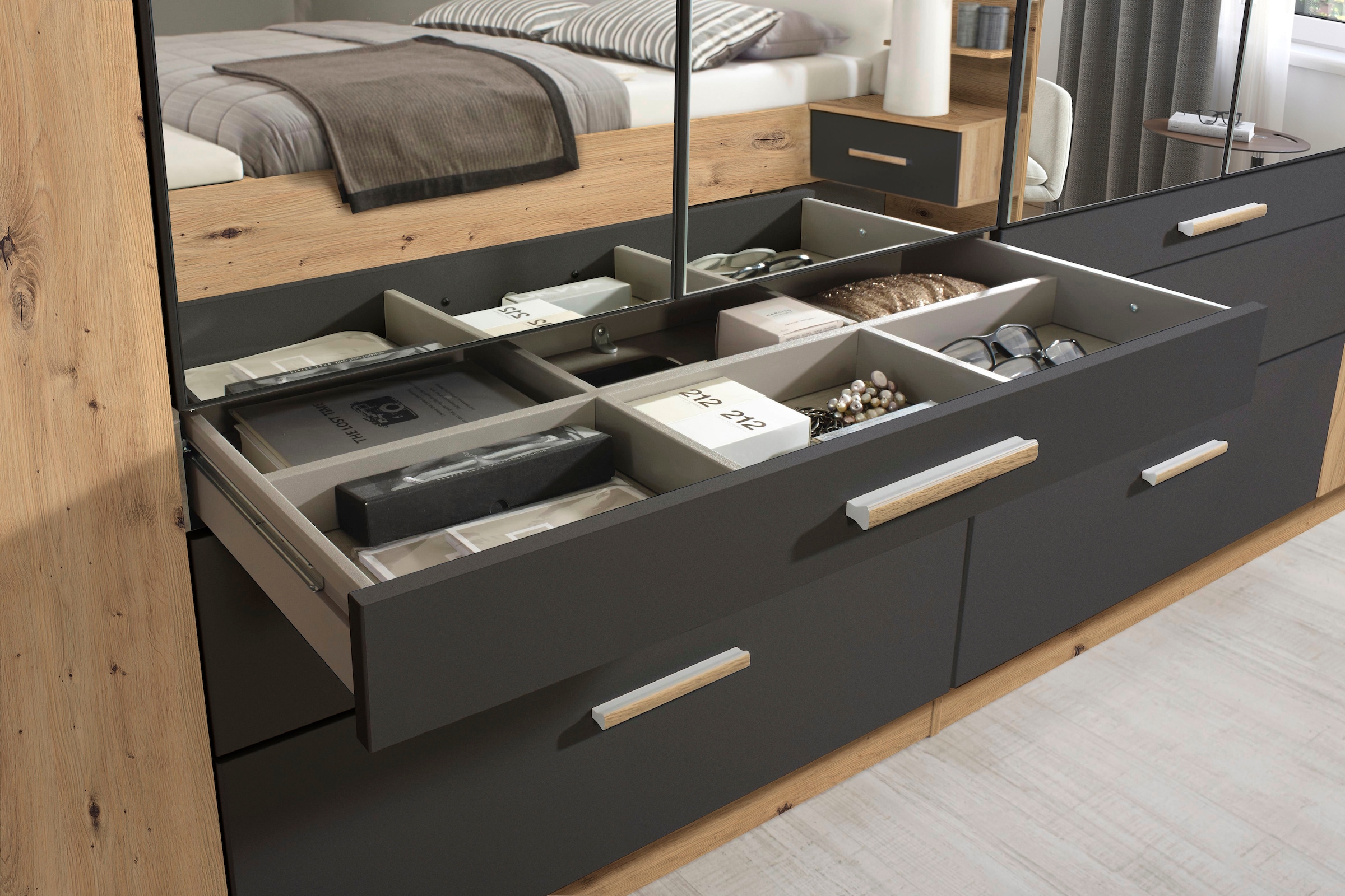 rauch Kleiderschrank »Schrank Drehtürenschrank Ankleide Garderobe Schlafzimmer MOSBACH« Breiten: 181/226/271 cm, Höhe 210 cm,  mit Spiegel und farblich abgesetzten Schubladen MADE IN GERMANY
