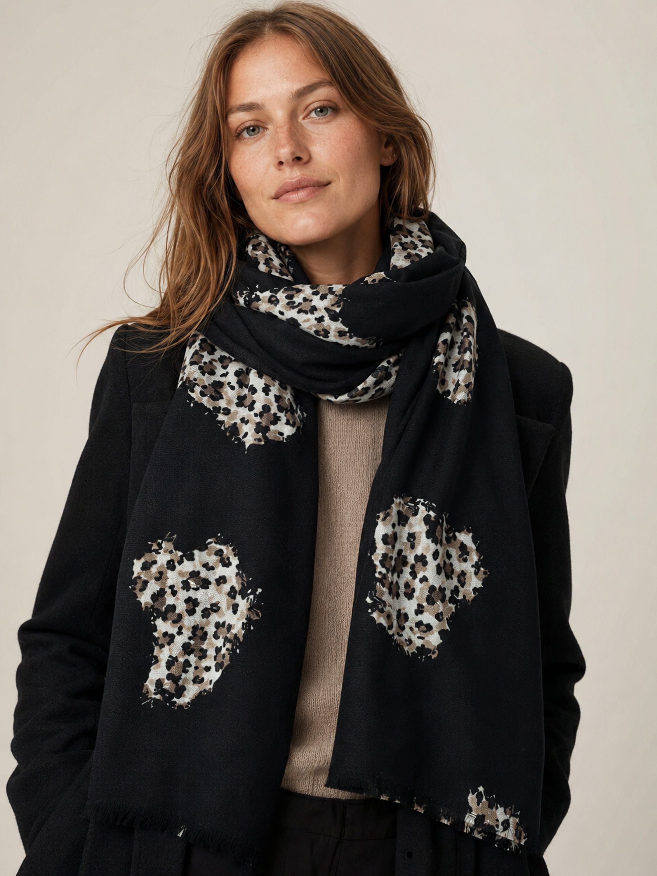 COLLEZIONE ALESSANDRO Modeschal »Leoherz« 1 Stk. warmer Winterschal mit Leo-Herz-Print