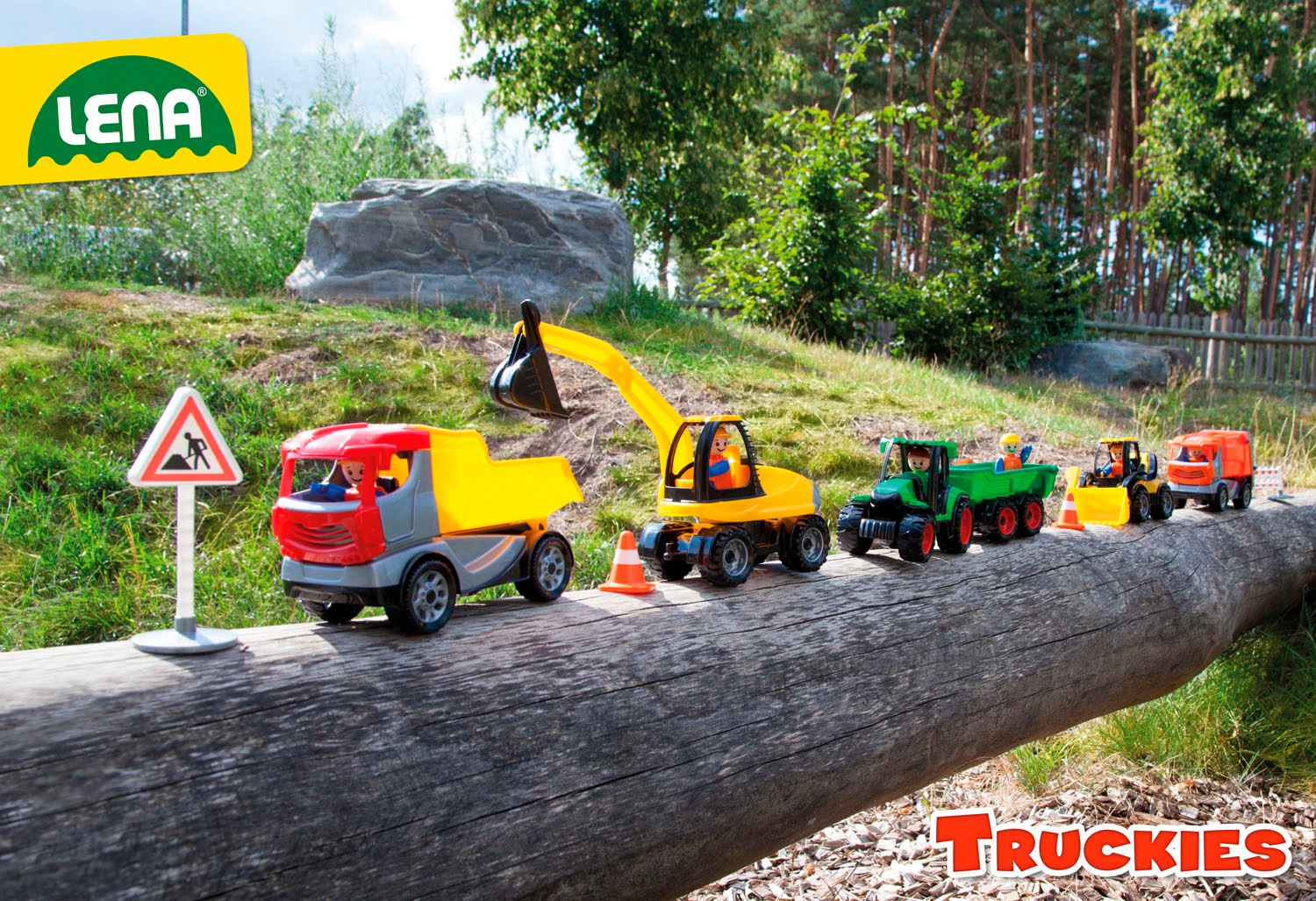 Lena® Spielzeug-Traktor »Truckies«, mit Anhänger; inklusive Spielfigur; Made in Europe