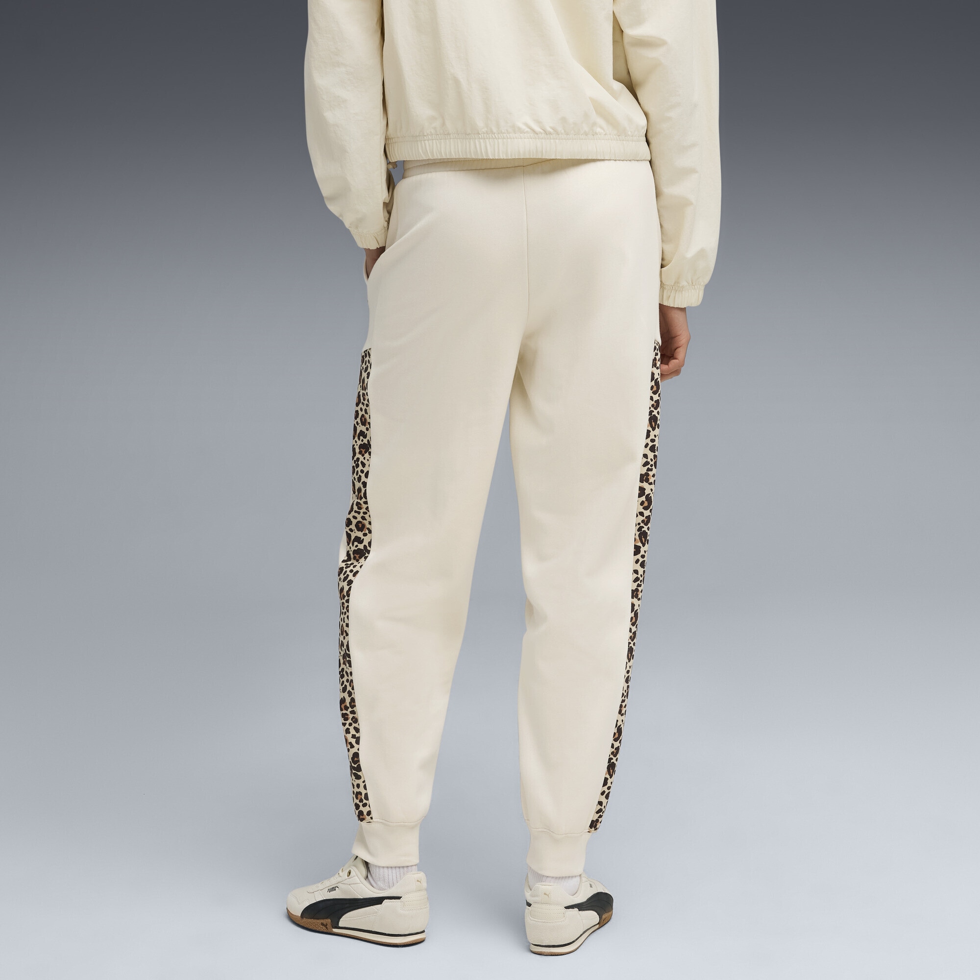 PUMA Sporthose »Essentials Comfort High-Waist Jogginghose mit Animal-Print Damen«