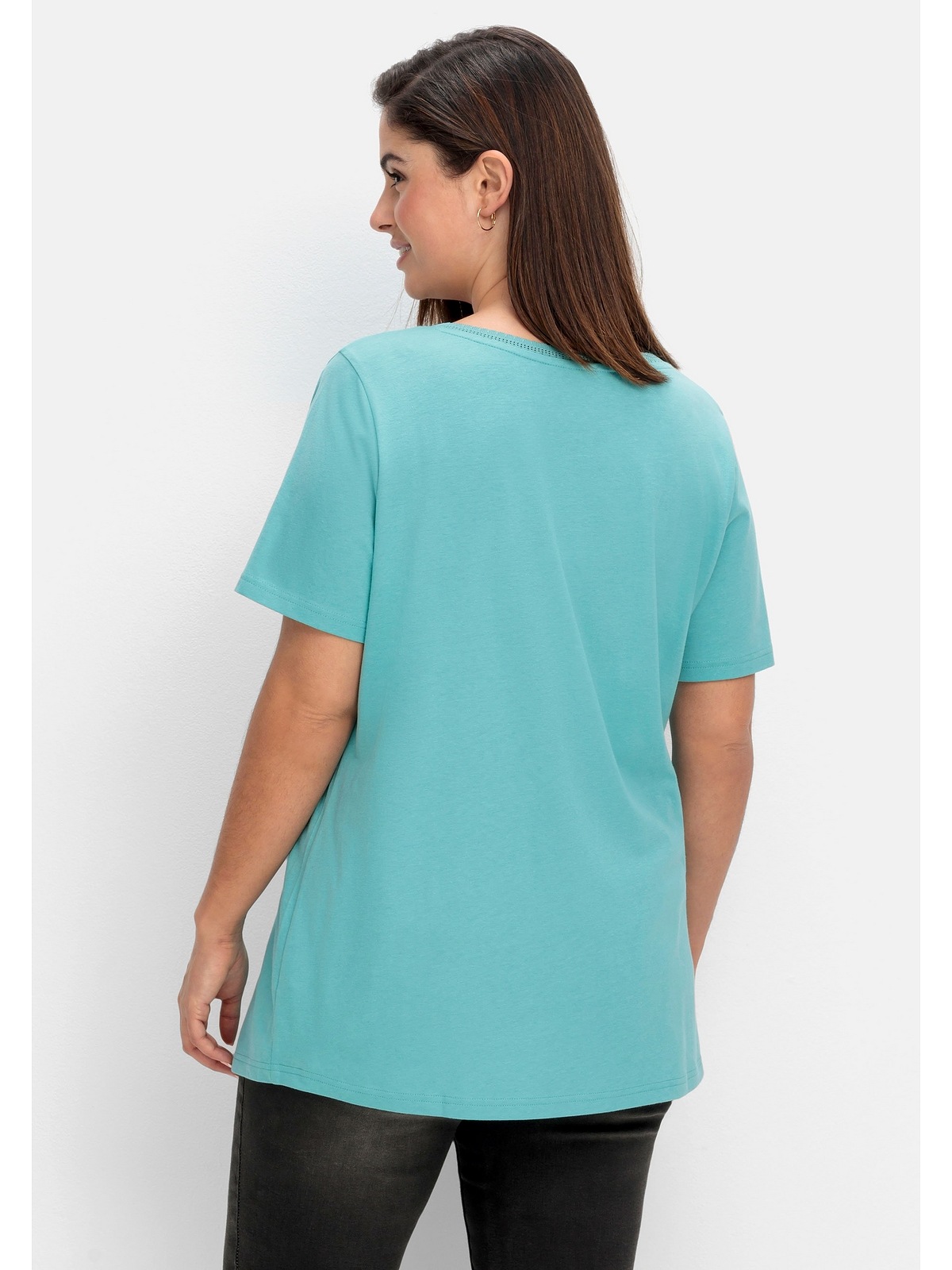 BAUR mit »Große Sheego T-Shirt Größen«, V-Ausschnitt bestellen Spitze für | am dezenter