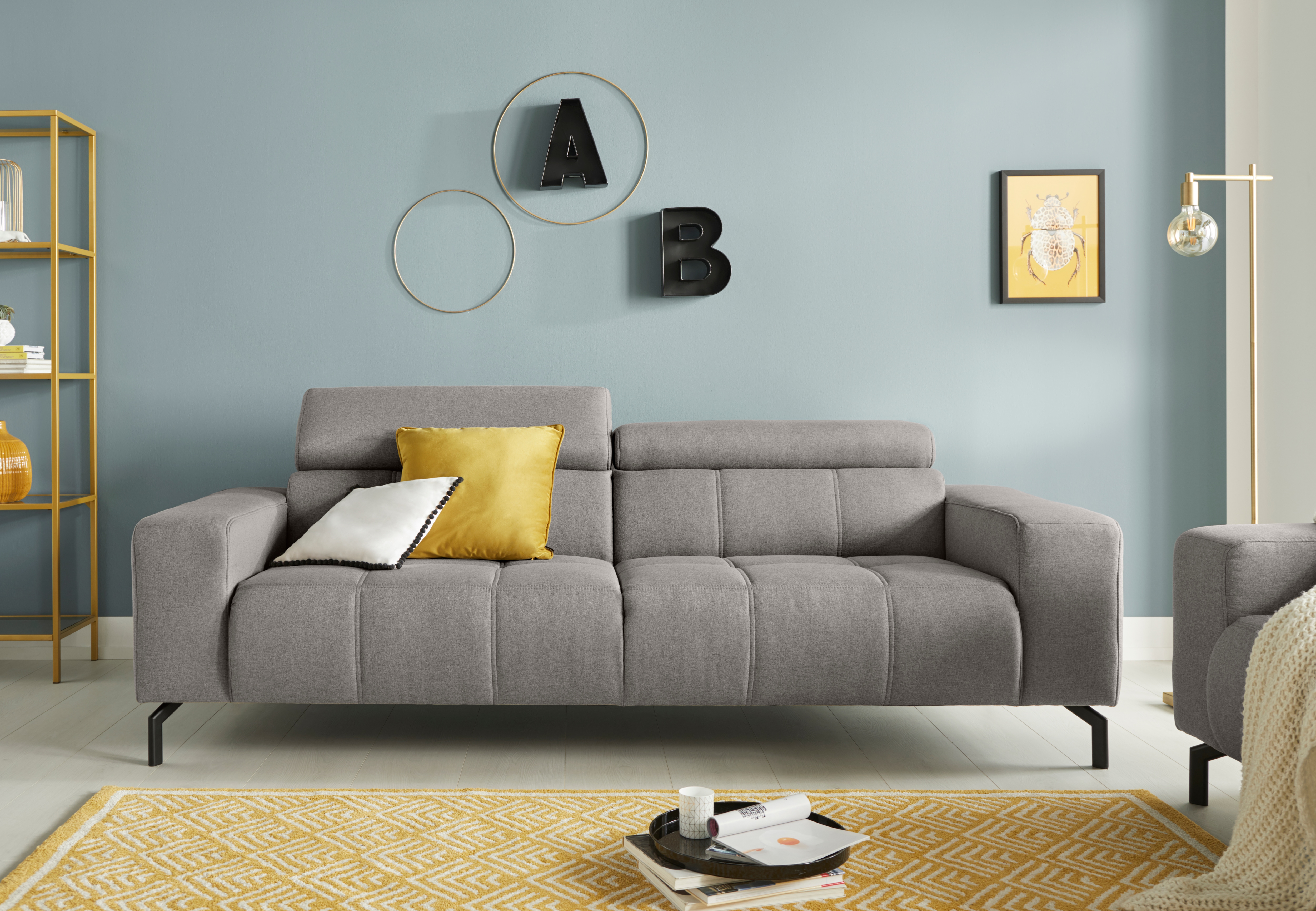 DOMO collection 2,5-Sitzer "Cunelli, moderne Sitznähte als Designelement, fester Sitzkomfort" whlw. verstellbare Kopfteile, passend für gängige Saugroboter