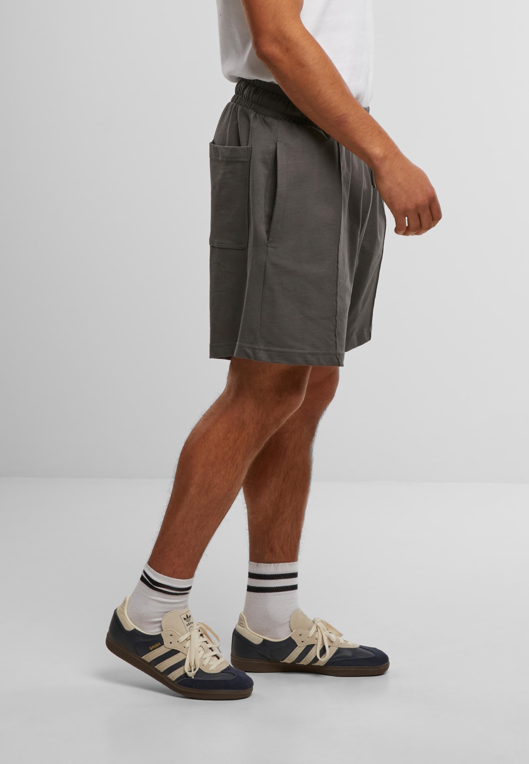 URBAN CLASSICS Sweatshorts »Urban Classics Heavy Jersey Pintuck Track Shorts«, (1 tlg.)