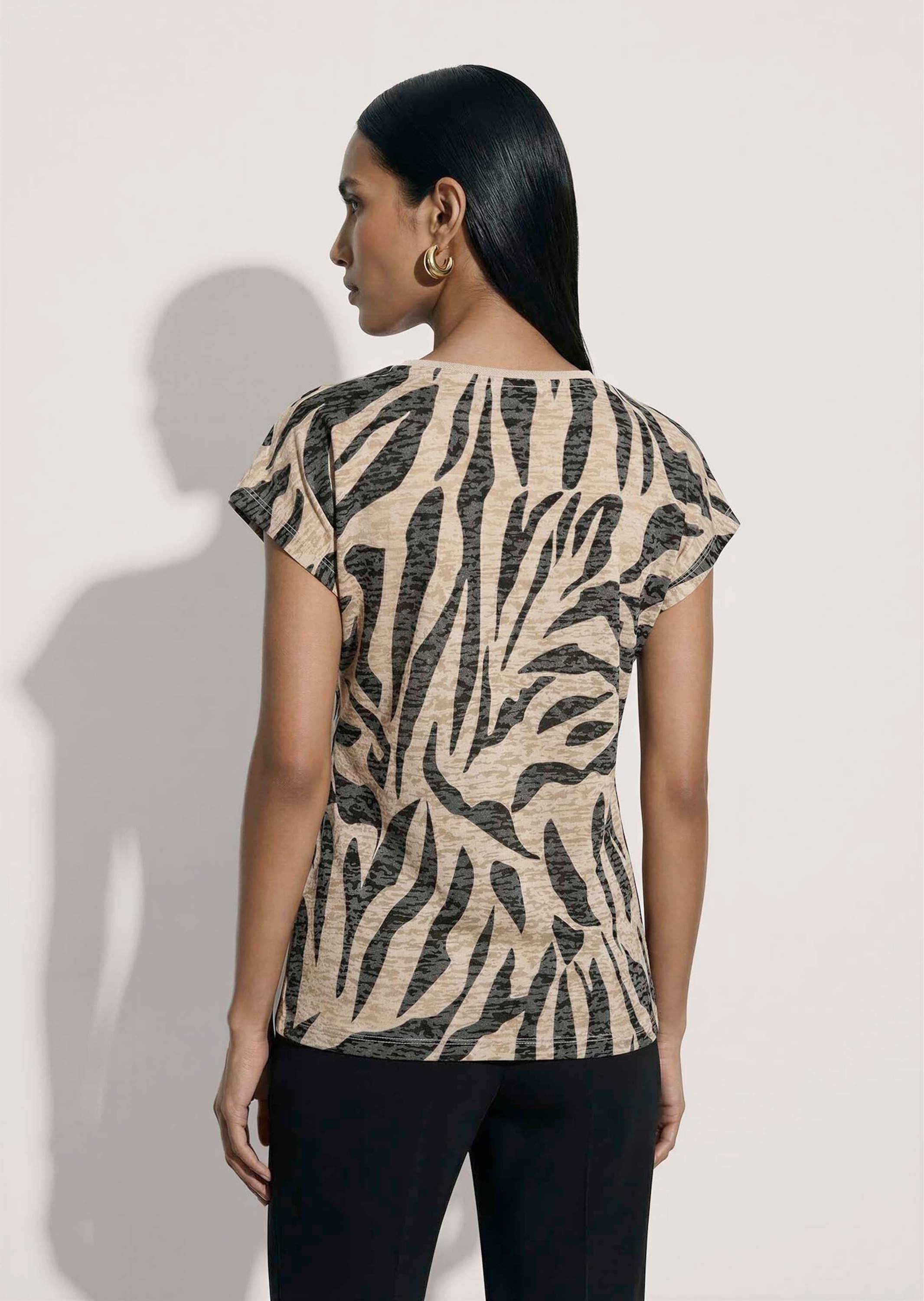 MADELEINE Kurzarmshirt »Shirt Animalprint-Shirt mit V-Ausschnitt«