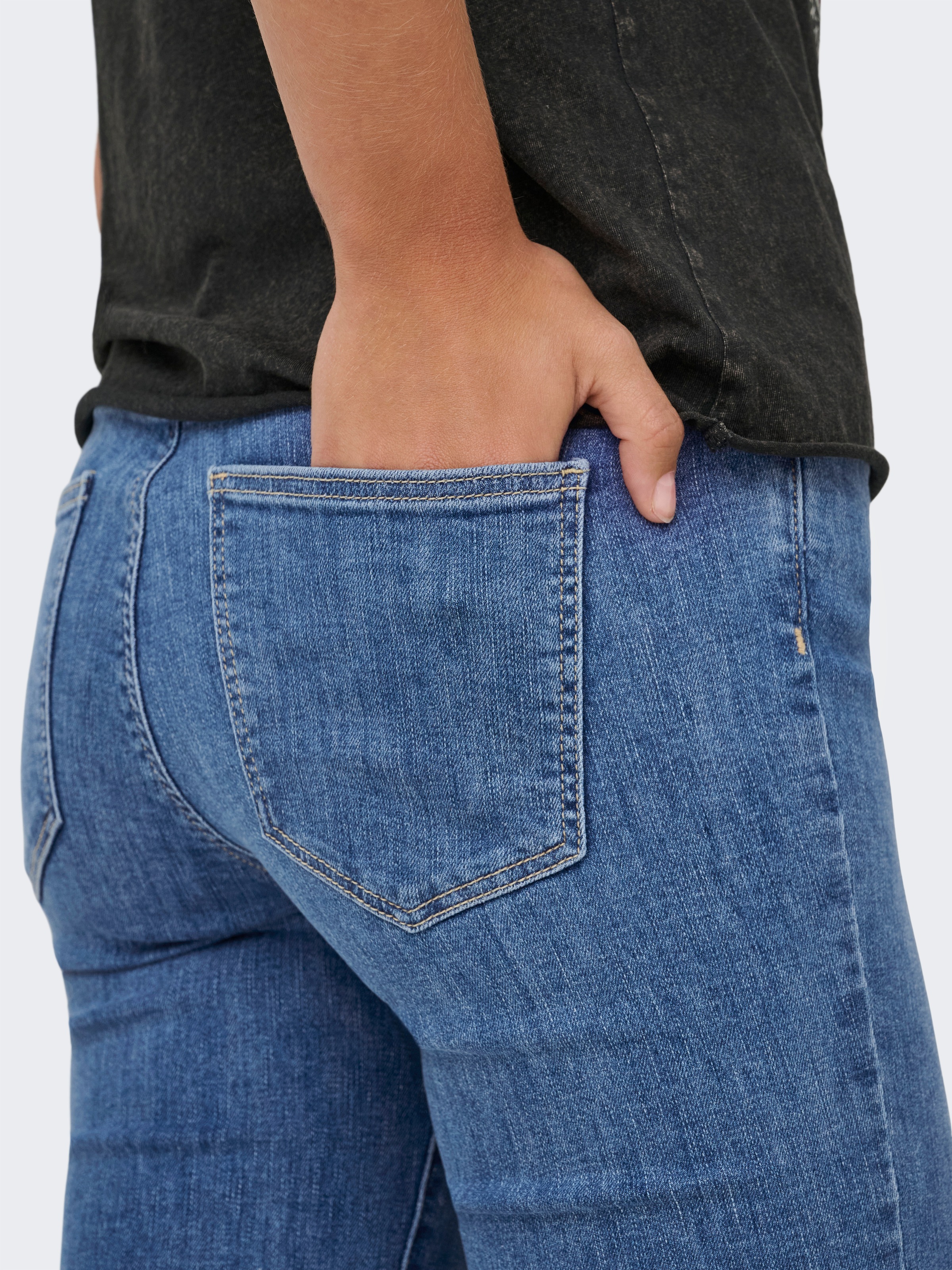 ONLY Bootcut-Jeans "ONLANNIE MID FLARED BOX DNM" mit dunkler Waschung günstig online kaufen